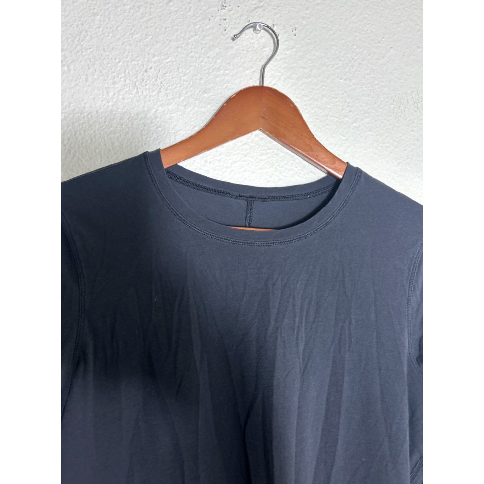 Lululemon Lululemon Womens T-Shirt Black Long Sleeve Active Top Size S Small Hole 19” Chest 29” Length Regular Fit Size S / US 4 / IT 40 - 4 Thumbnail