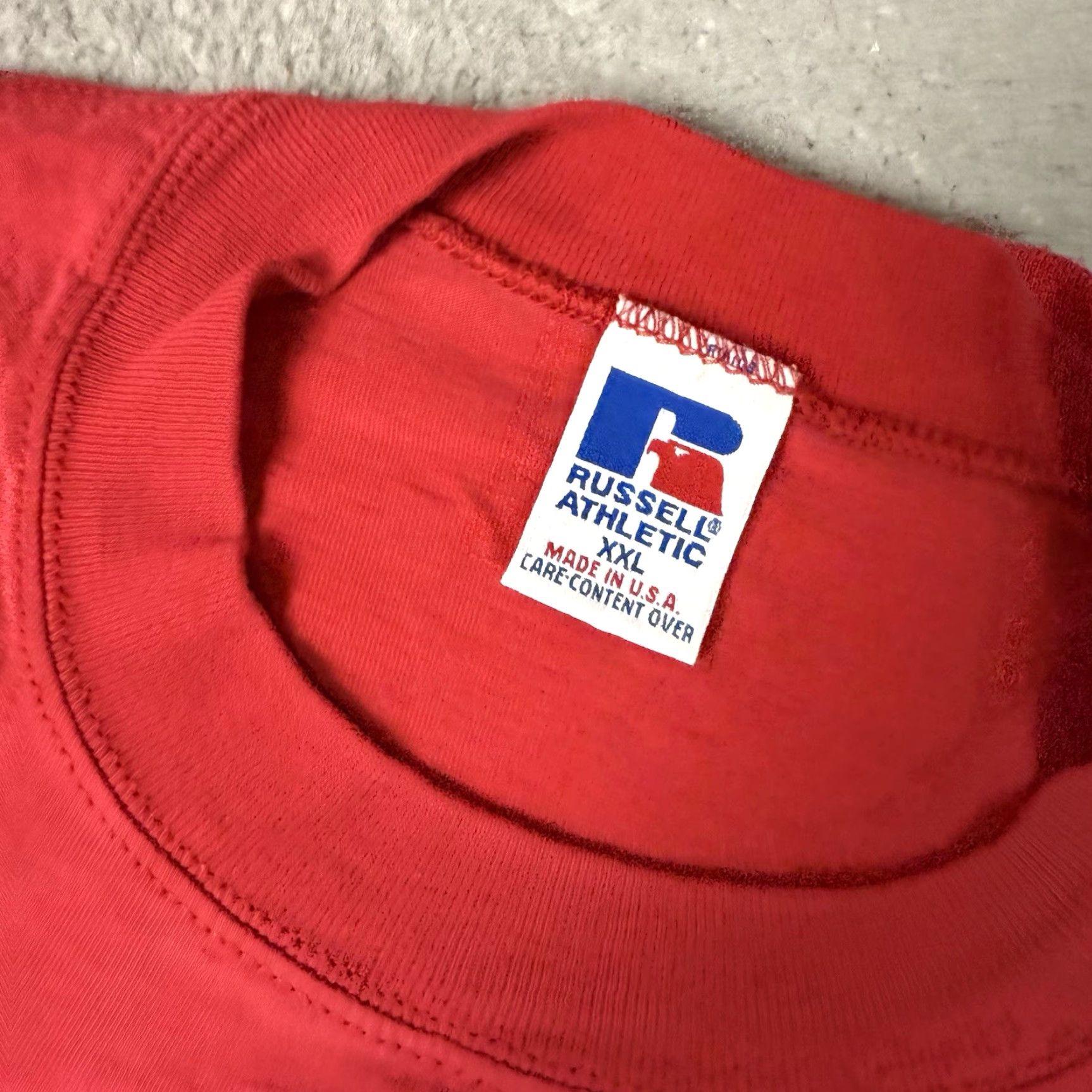 Russell Athletic VINTAGE Russell Athletic T Shirt Adult 2XL Red Logo 90s USA Cotton Shirt Mens Size US XXL / EU 58 / 5 - 4 Thumbnail