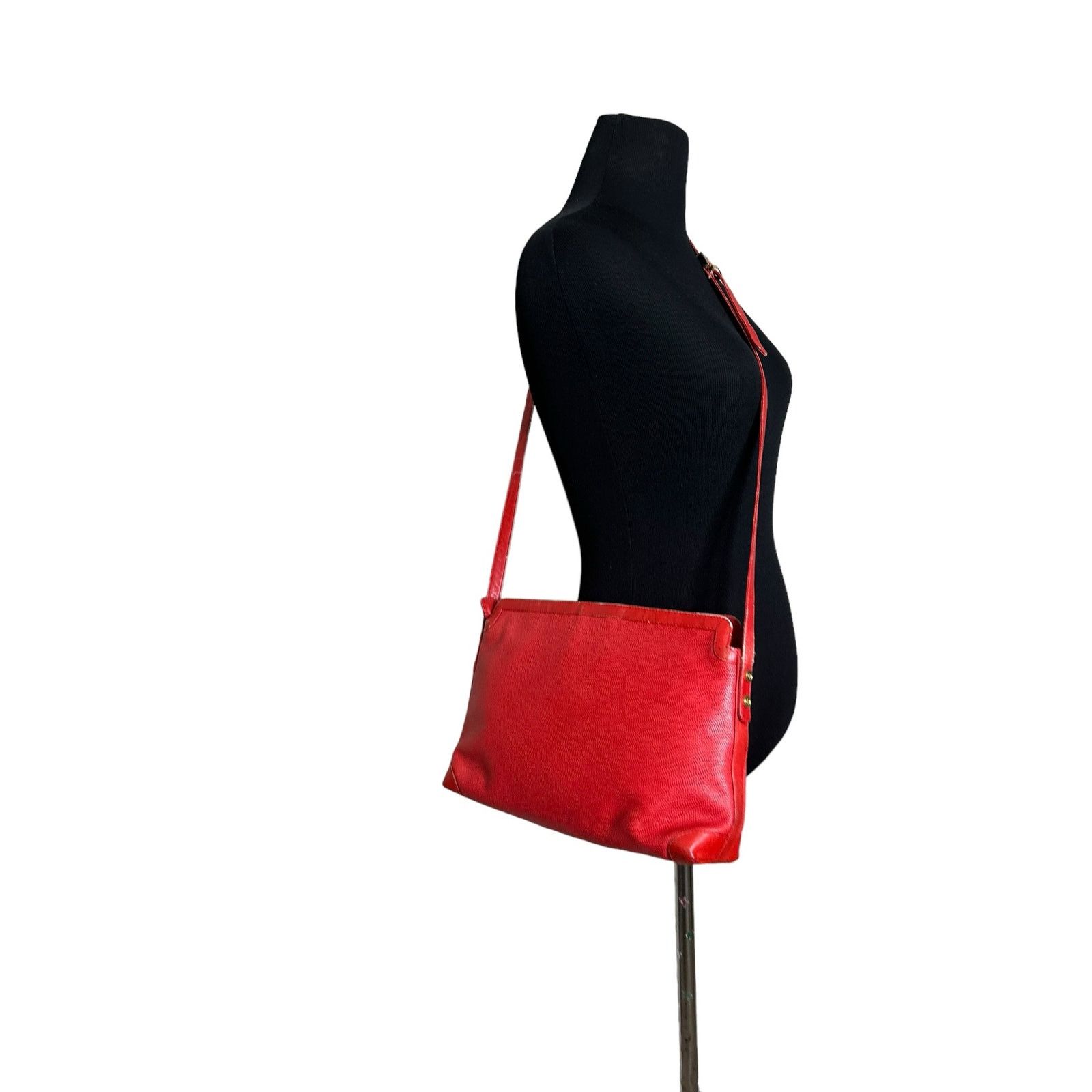 Emilio Pucci Emilio Pucci vintage red leather crossbody purse handbag Size ONE SIZE - 21 Thumbnail