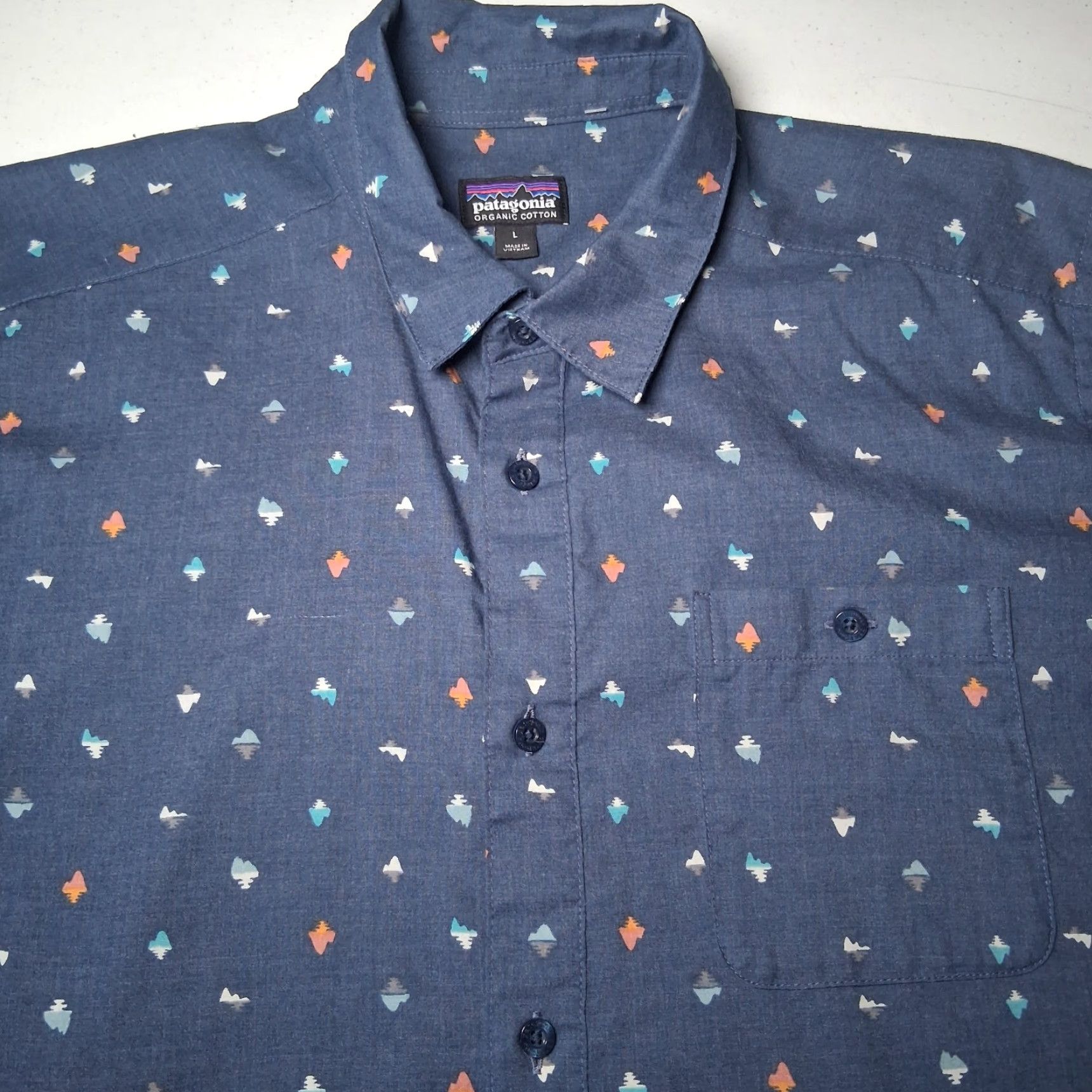 Patagonia Patagonia Shirt Men L Blue Organic Cotton Mountains Hike Button Up READ Size US L / EU 52-54 / 3 - 2 Thumbnail