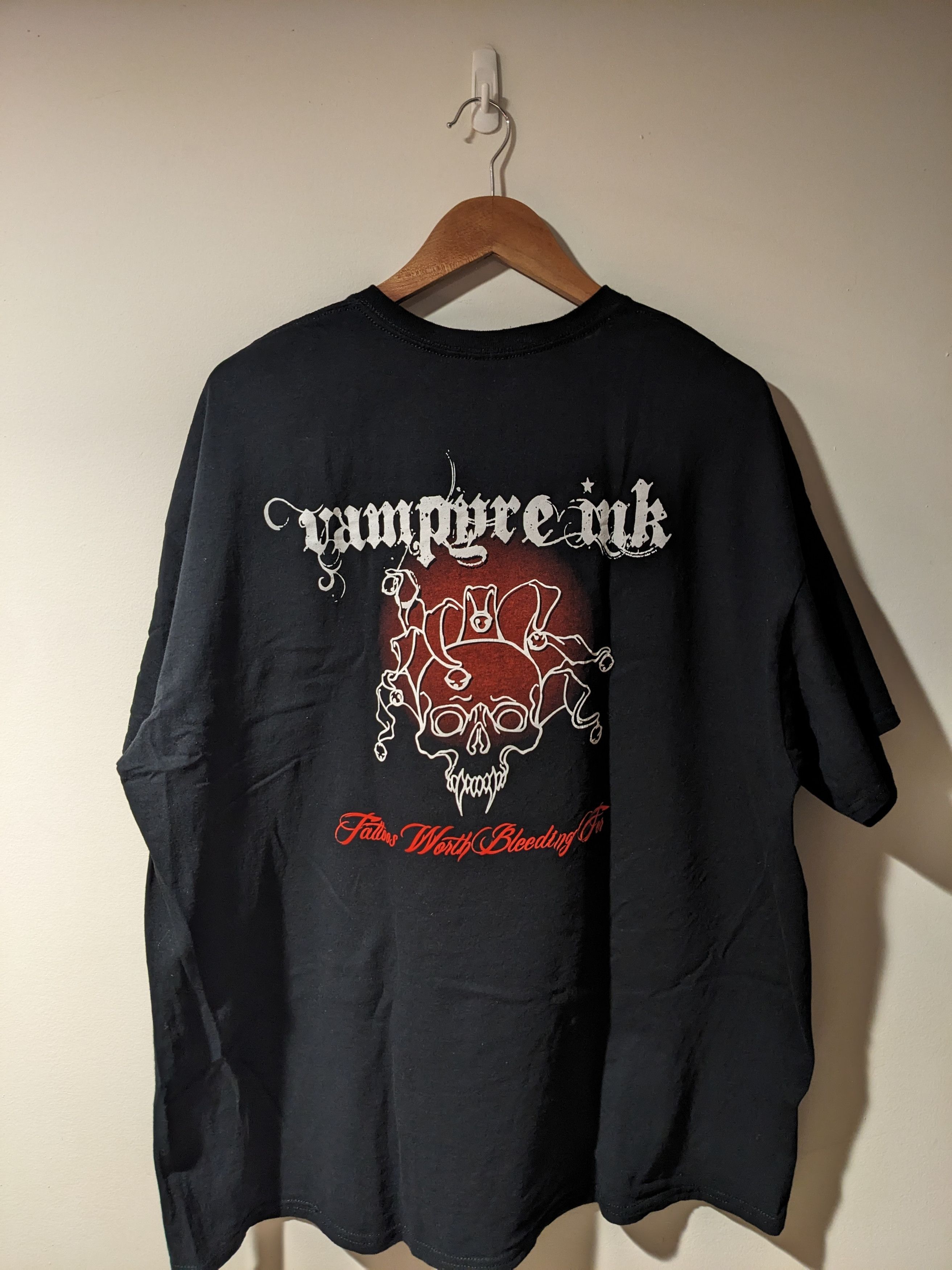 Gildan Vintage 2010's Vampyre Ink Miami Tattoos Worth Bleed T-Shirt Size US XXL / EU 58 / 5 - 4 Thumbnail
