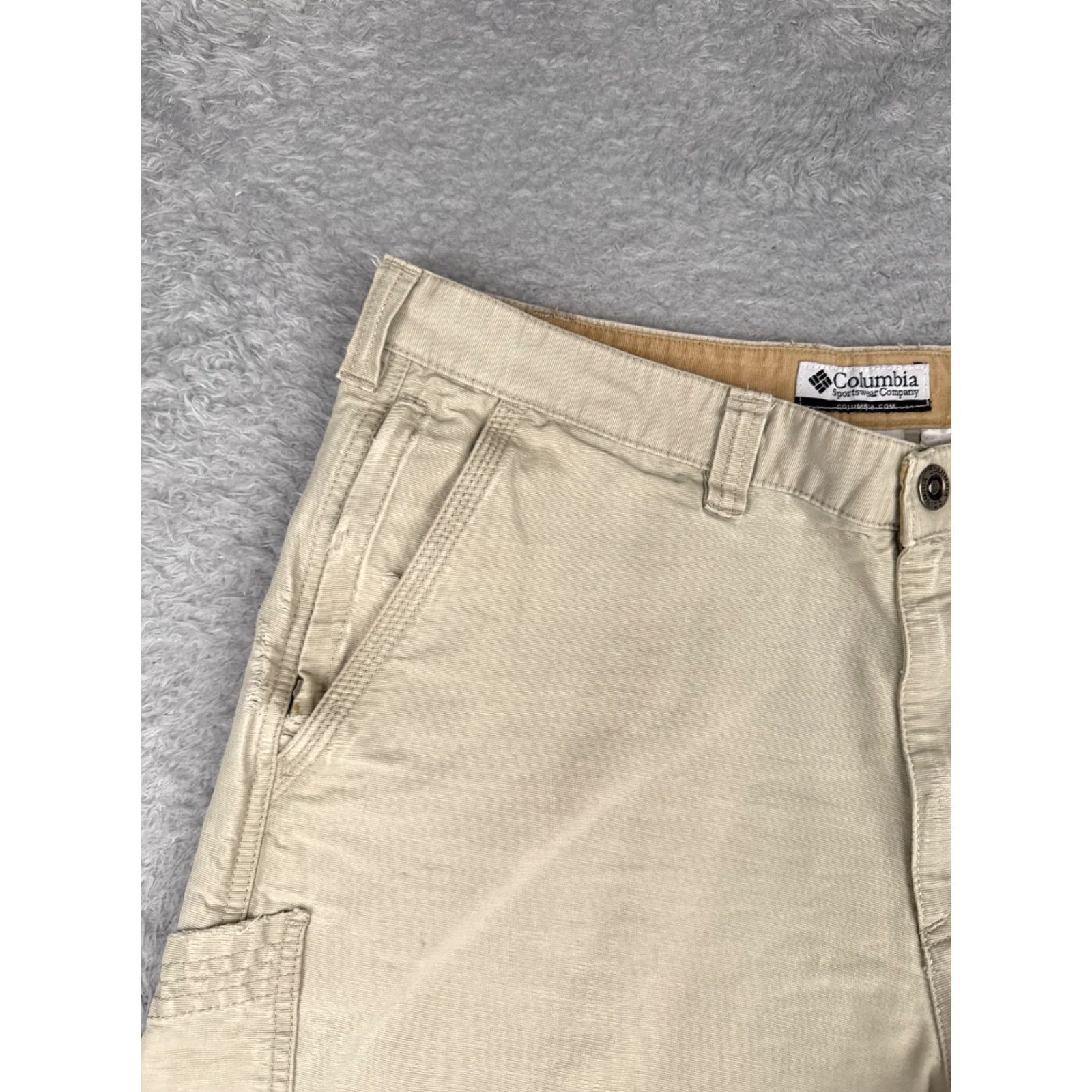Vintage VINTAGE Columbia Shorts Mens 36 Beige Cargo Cotton 100% Reading? (Correction: avoid adding text). Size US 36 / EU 52 - 4 Thumbnail