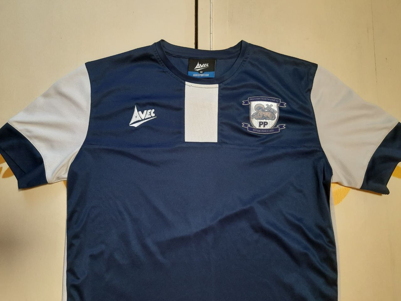 Other Avec Preston North End FC Training Jersey 2018-2019 Size US M / EU 48-50 / 2 - 3 Thumbnail