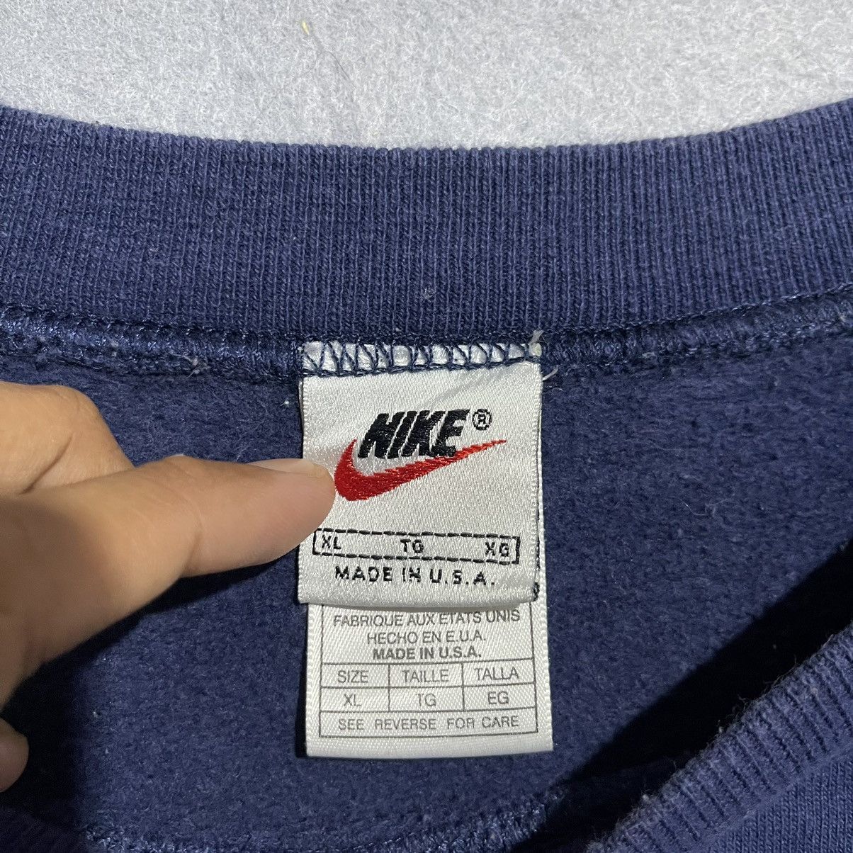 Nike Vintage 90s Nike Small Swoosh Crewneck Sweatshirt Size US XL / EU 56 / 4 - 7 Thumbnail