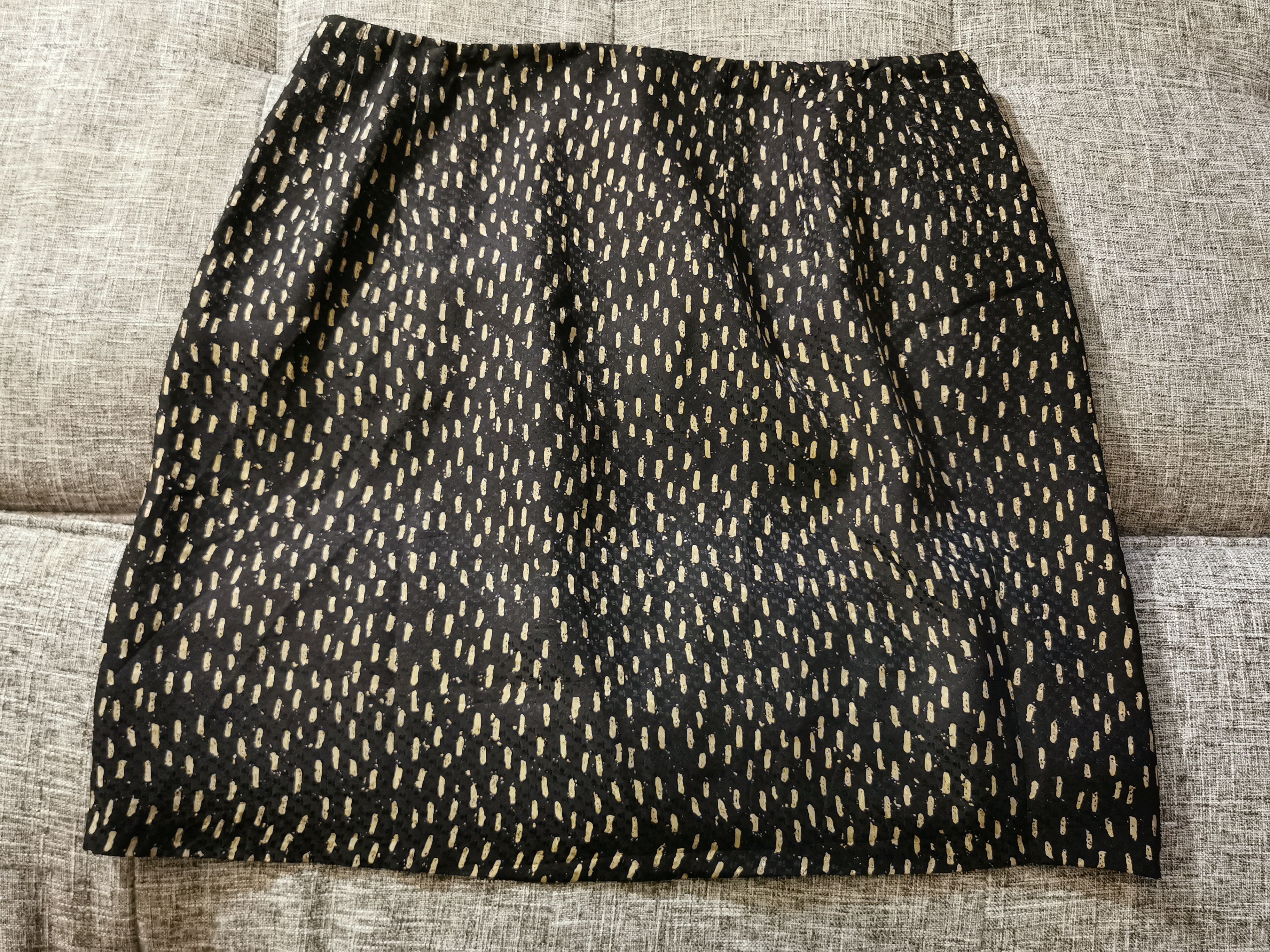 Ann Taylor Ann Taylor 100% Silk Skirt L / 12 Size 30" / US 8 / IT 44 - 1 Thumbnail
