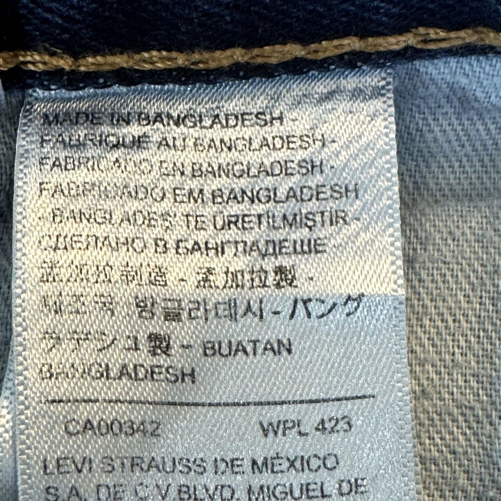 Levi's Levi’s 505 Jeans Mens 36 x 30 Denim Blue Straight Regular Fit Mid Rise Zip Fly Button Closure Size US 36 / EU 52 - 4 Thumbnail