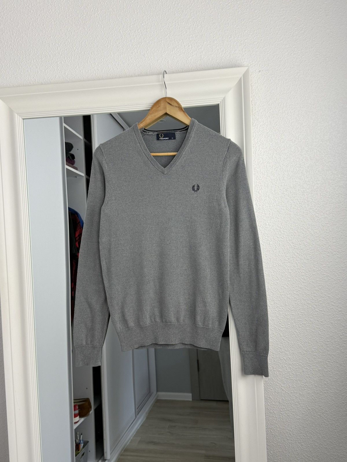 Fred Perry Fred Perry V-Neck Sweater Jumper Gray Sweater Size: XS Size US XS / EU 42 / 0 - 1 Thumbnail
