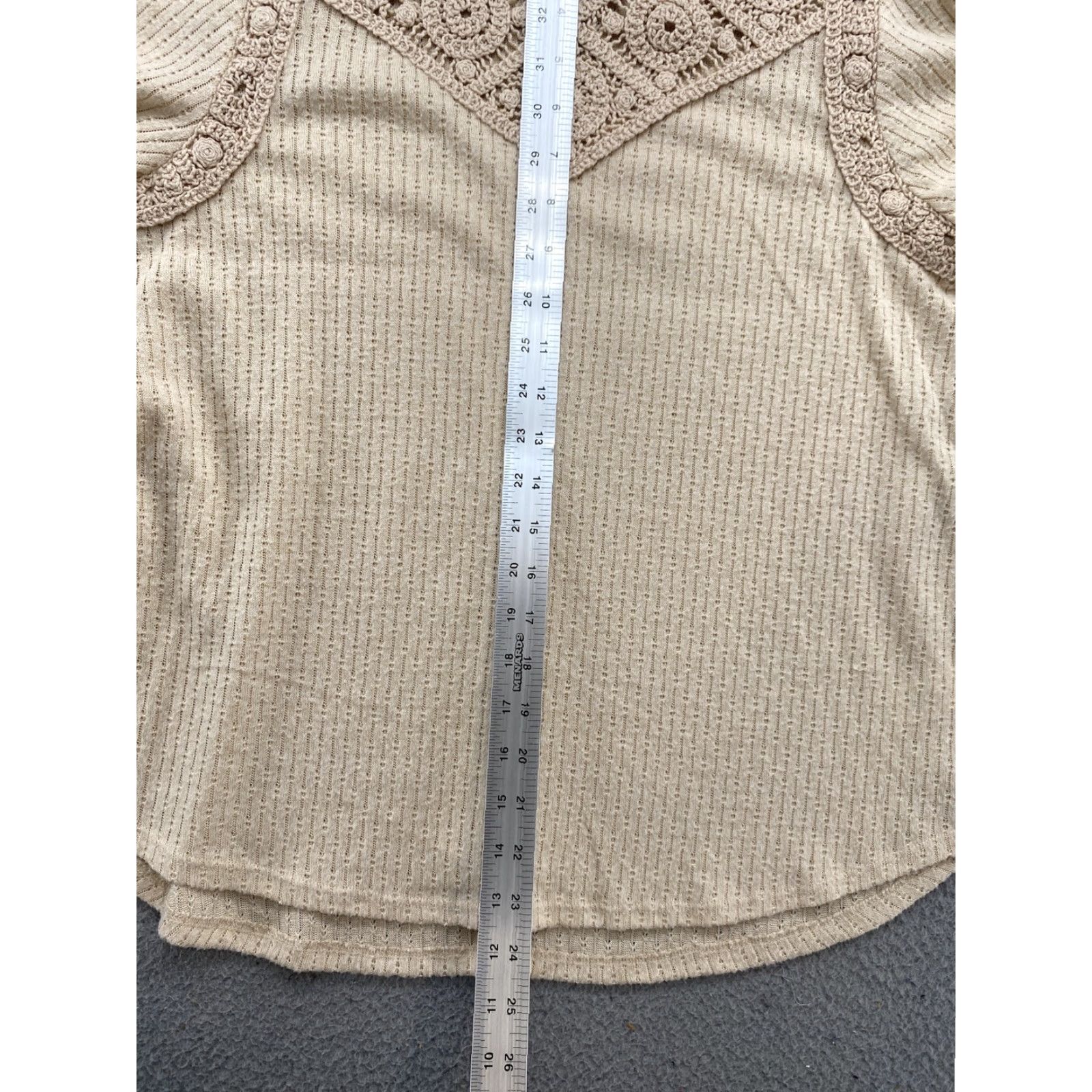 Vintage Maurices Women's Pullover Sweater in Size L Beige Lightweight Knit Rayon Blend Long Sleeve Size L / US 10 / IT 46 - 6 Thumbnail