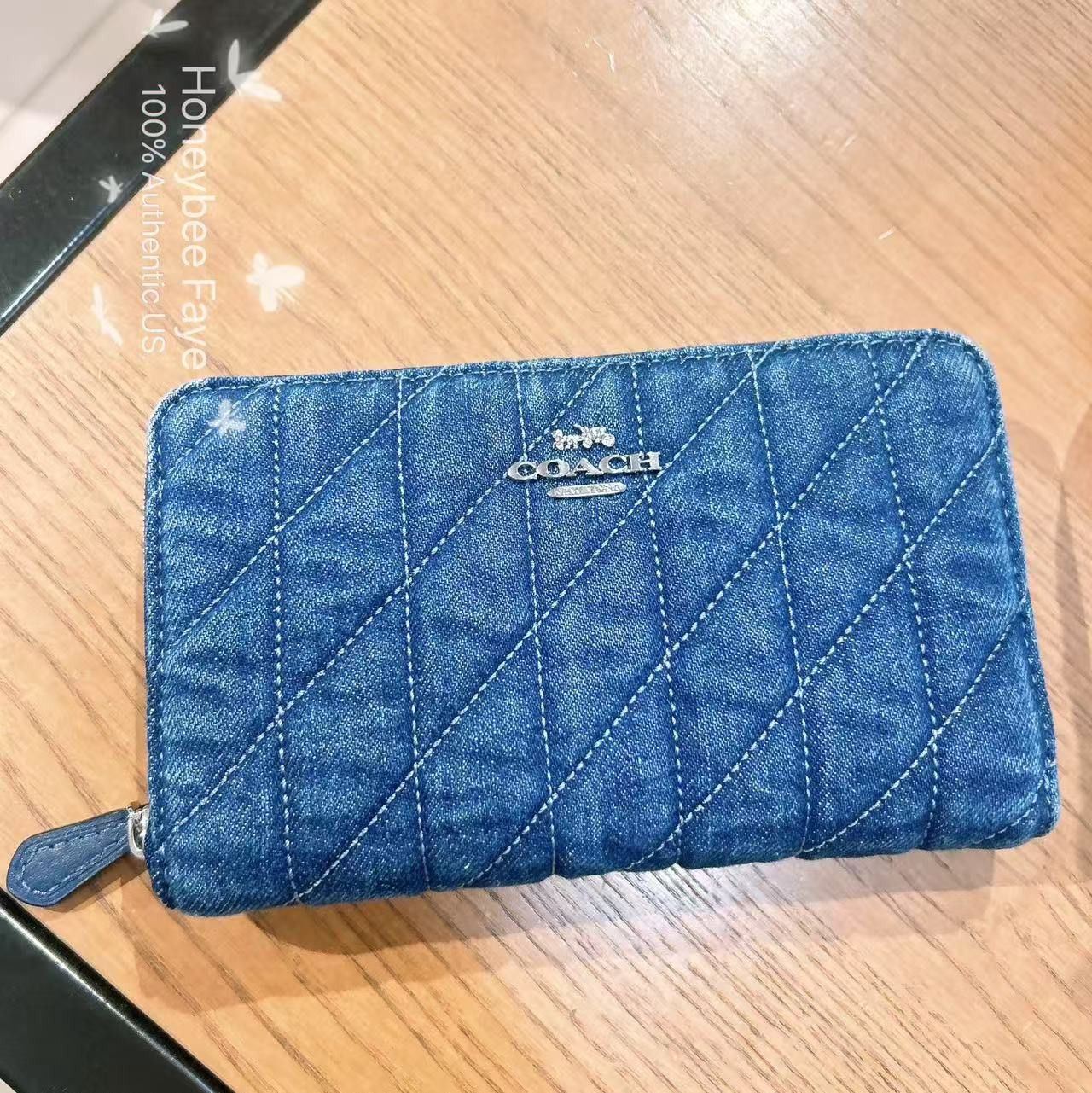 Coach Medium Id Zip Wallet With Quilting CAP29 Size ONE SIZE - 1 Thumbnail