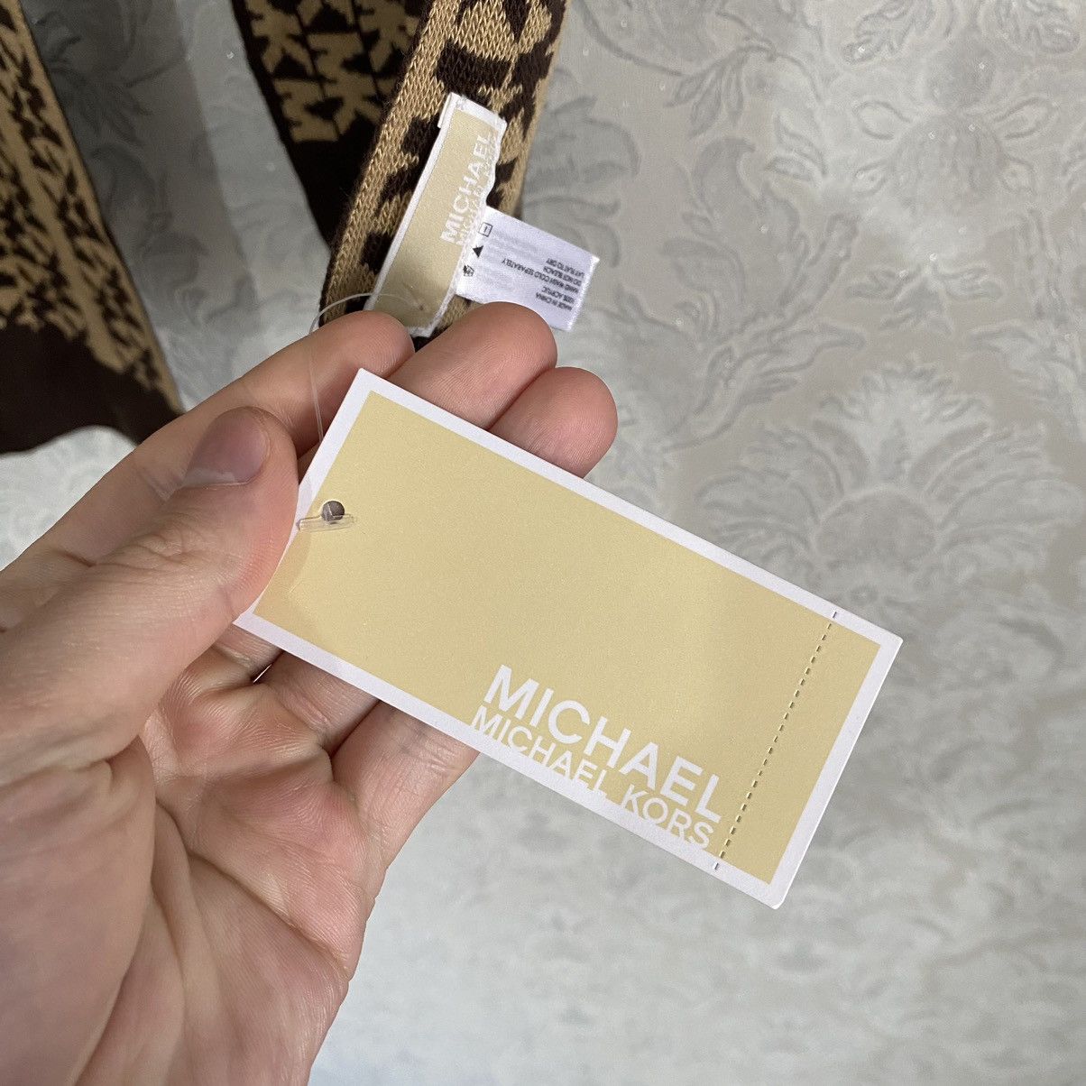 Michael Kors New Michael Kors Scarf MK Monogram Reversible Brown Beige Size ONE SIZE - 5 Thumbnail