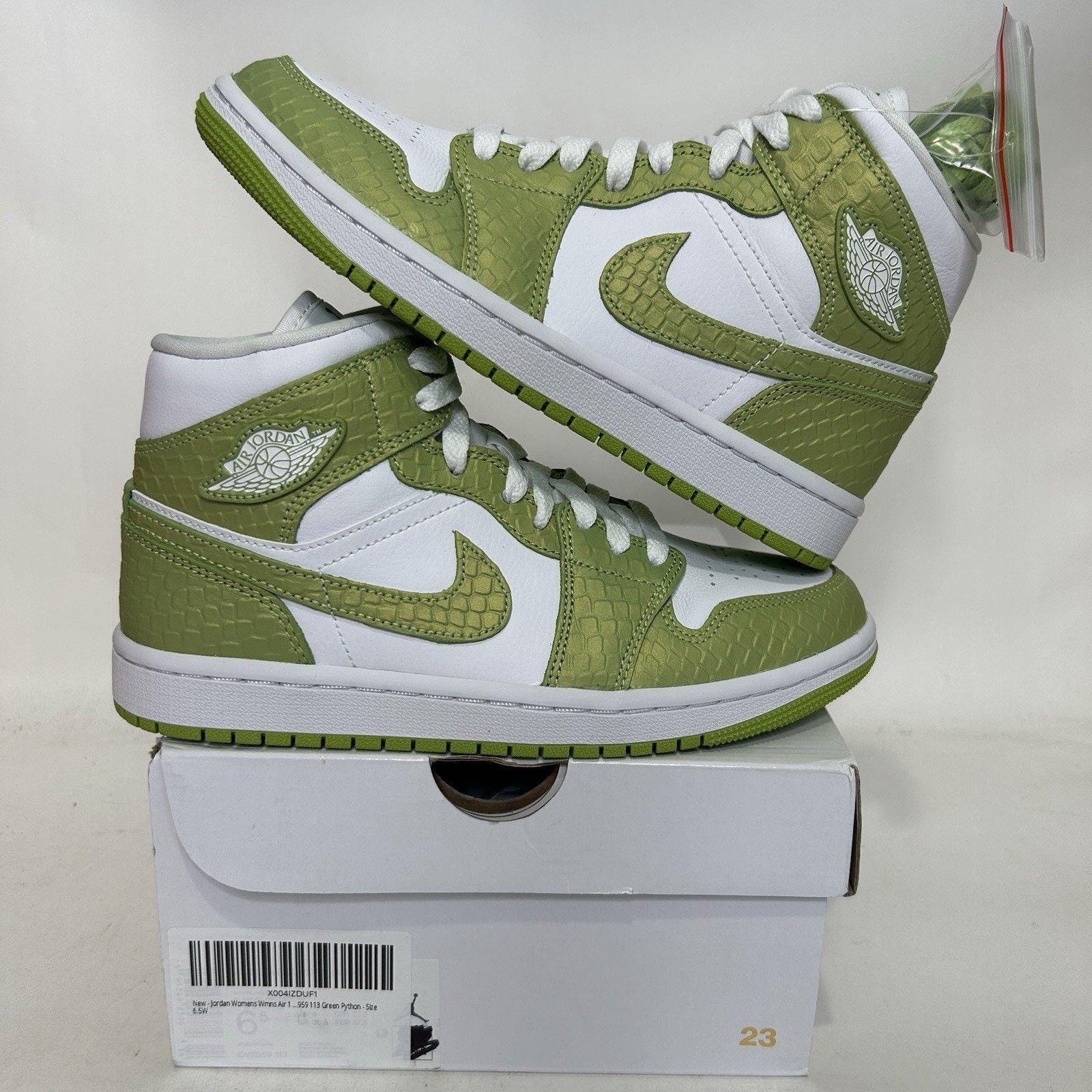 Jordan Brand Nike Air Jordan 1 Retro Mid SE WMNS “Green Python” Size US 6.5 / IT 36.5 - 1 Thumbnail