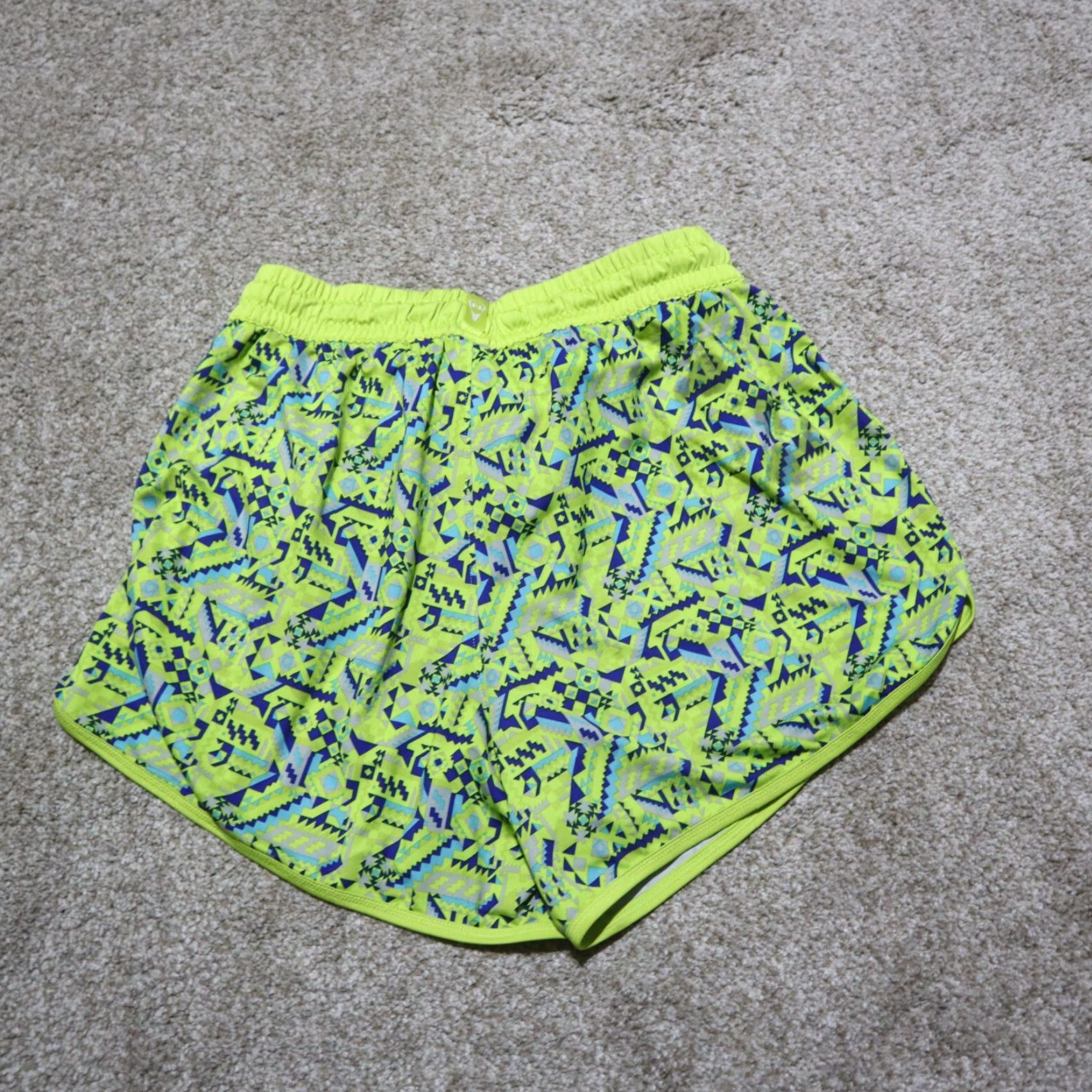 Under Armour Under Armour Shorts Womens S Multicolor Geometric Print Breathable Drawstring Quick Dry Running Gym Volleyball Size S Size 28" / US 6 / IT 42 - 4 Thumbnail