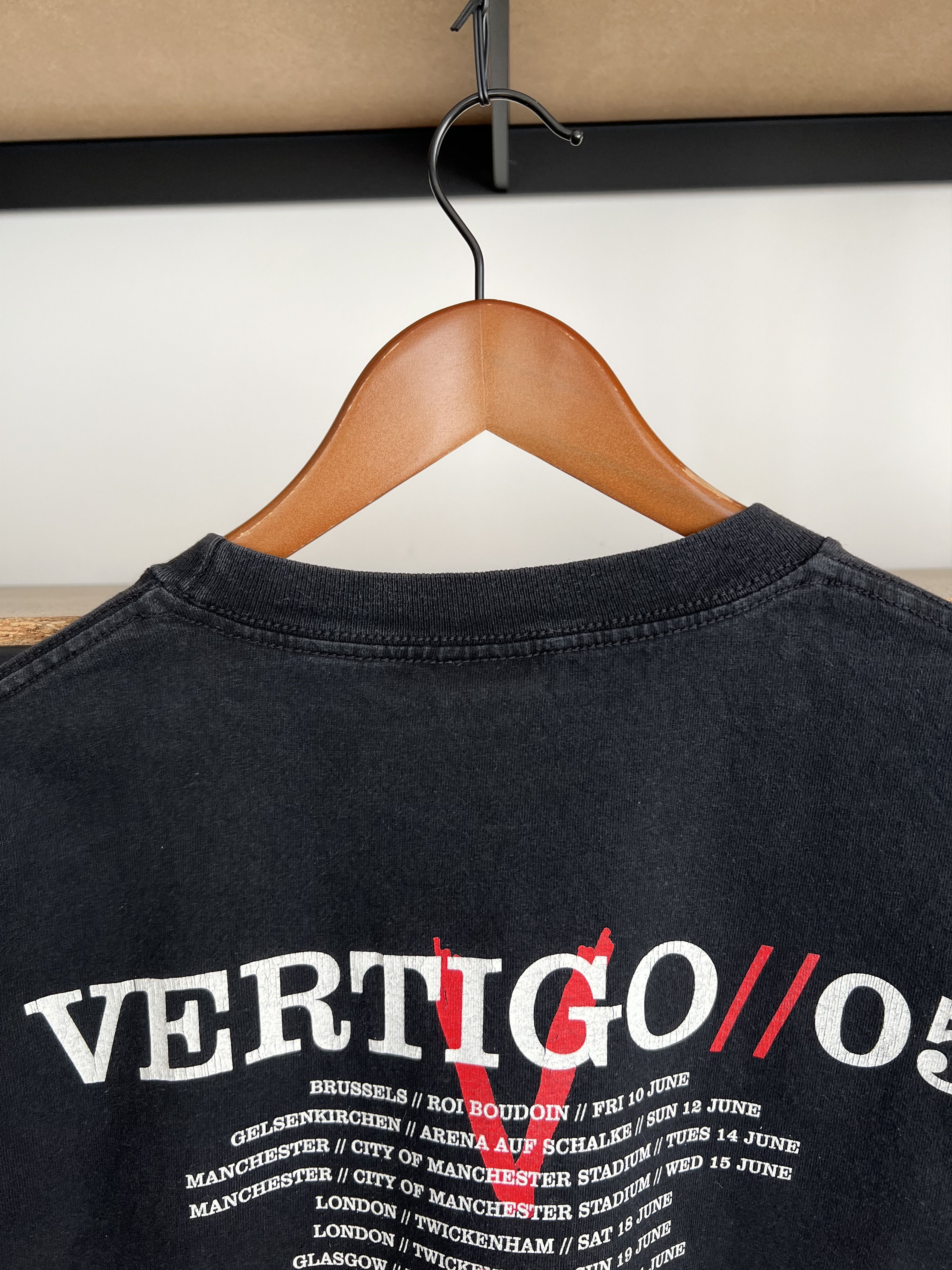 Band Tees Vintage 2005 U2 Vertigo Tour Black T-shirt Size US M / EU 48-50 / 2 - 15 Thumbnail
