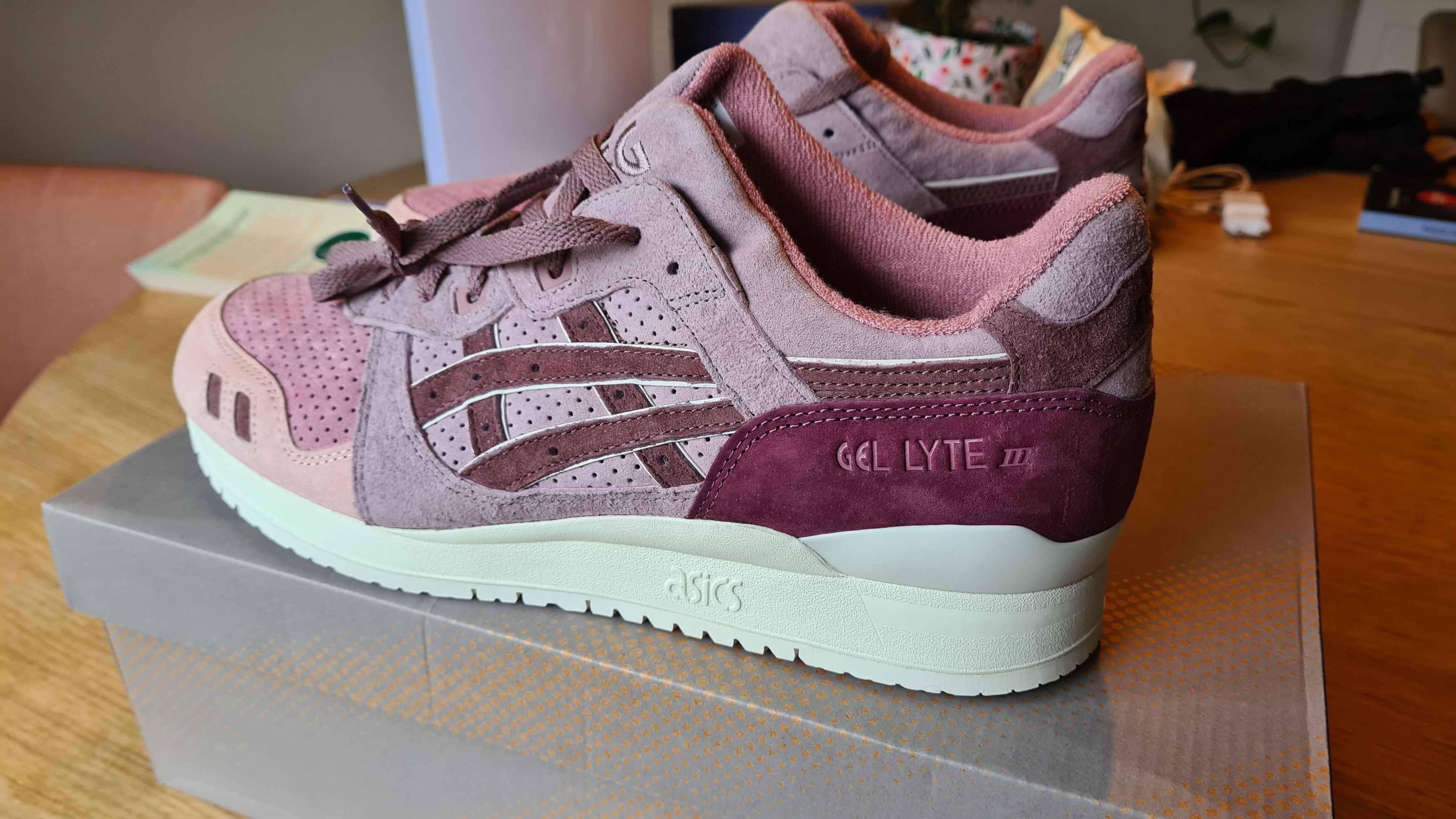 Asics × Kith × Ronnie Fieg Asics x Kith Gel Lyte III "By Invitation Only" Size US 12 / EU 45 - 2 Thumbnail