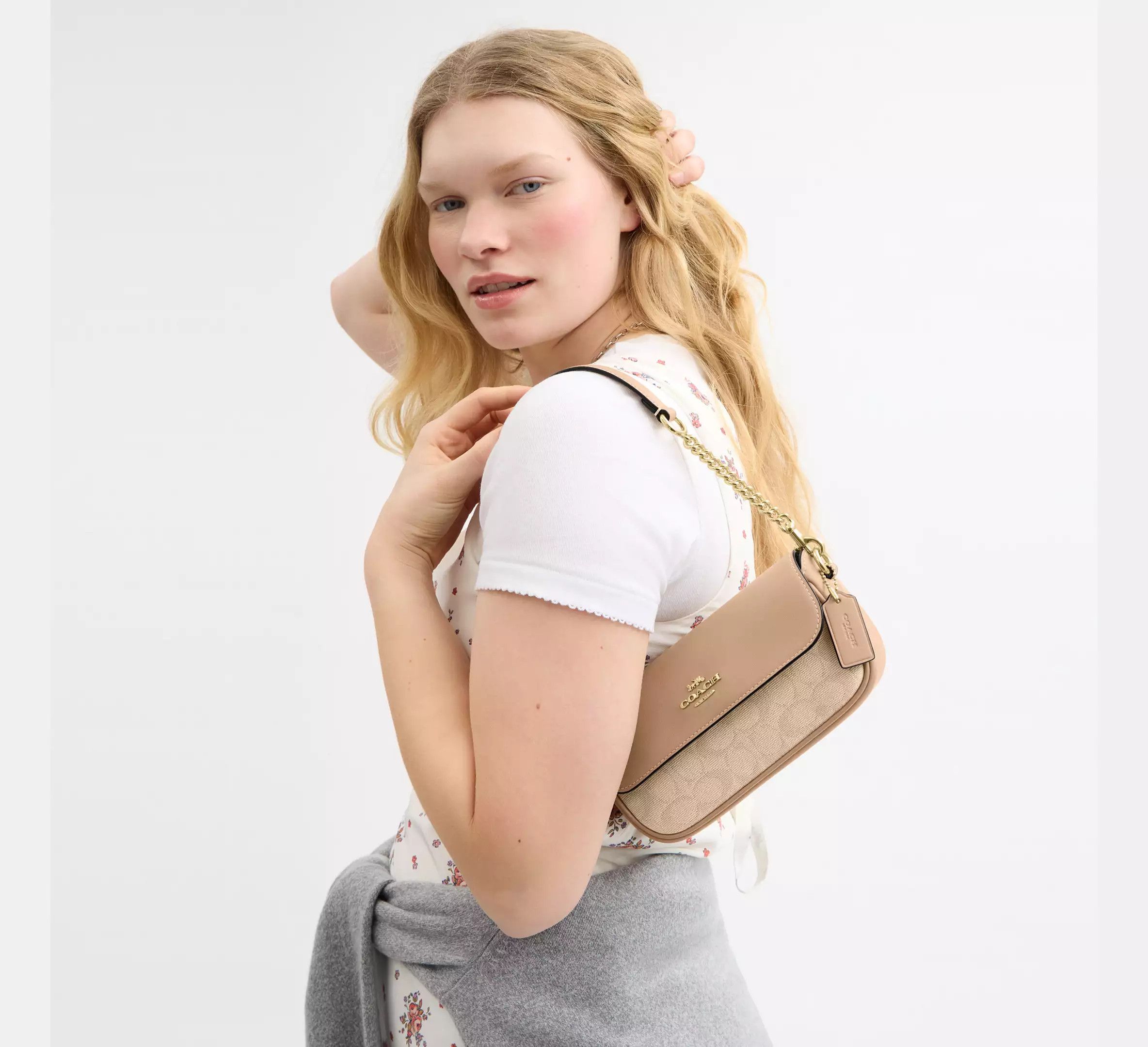Coach Hailey Flap Bag With Signature Canvas CAN94 Size ONE SIZE - 6 Thumbnail
