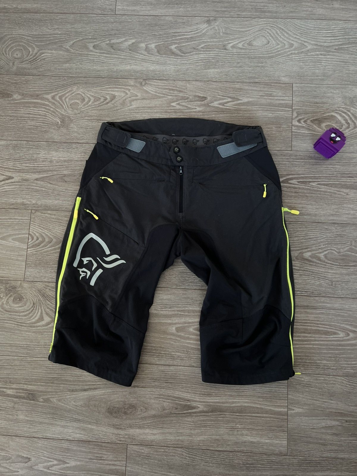 Norrona Norrona Fjora Big Logo Gorpcore Phantom - Caviar Shorts Size US 34 / EU 50 - 2 Thumbnail