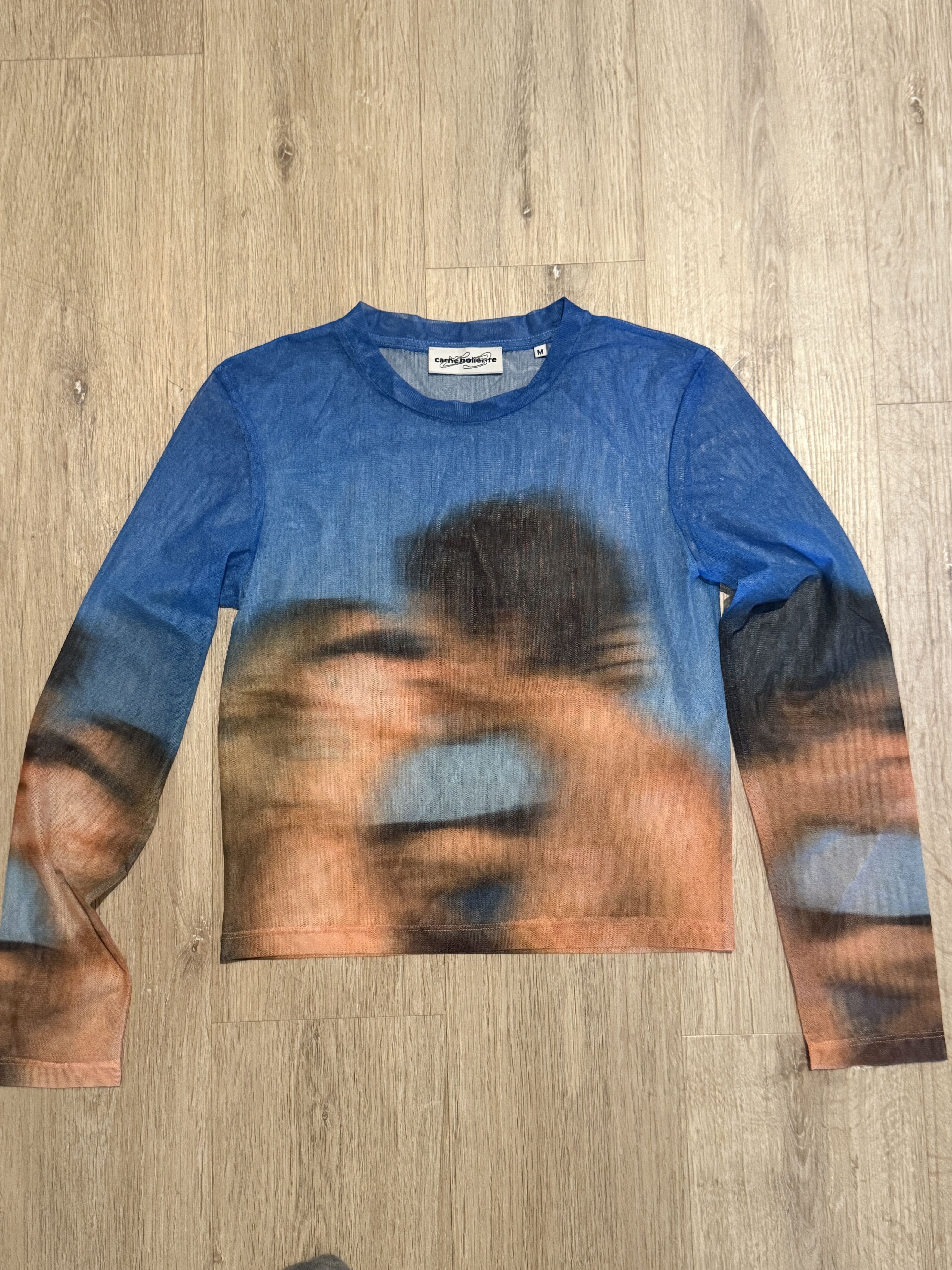 Couple kissing long sleeve shirt