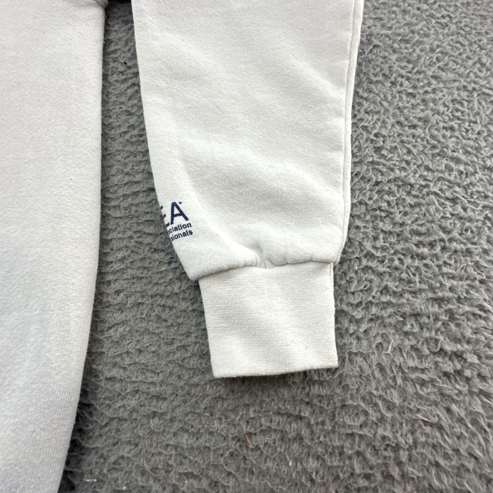IDEA VINTAGE Santee Sweats Shirt XL White 90s Wet Workout IDEA International Mens Women? Size US XL / EU 56 / 4 - 2 Thumbnail