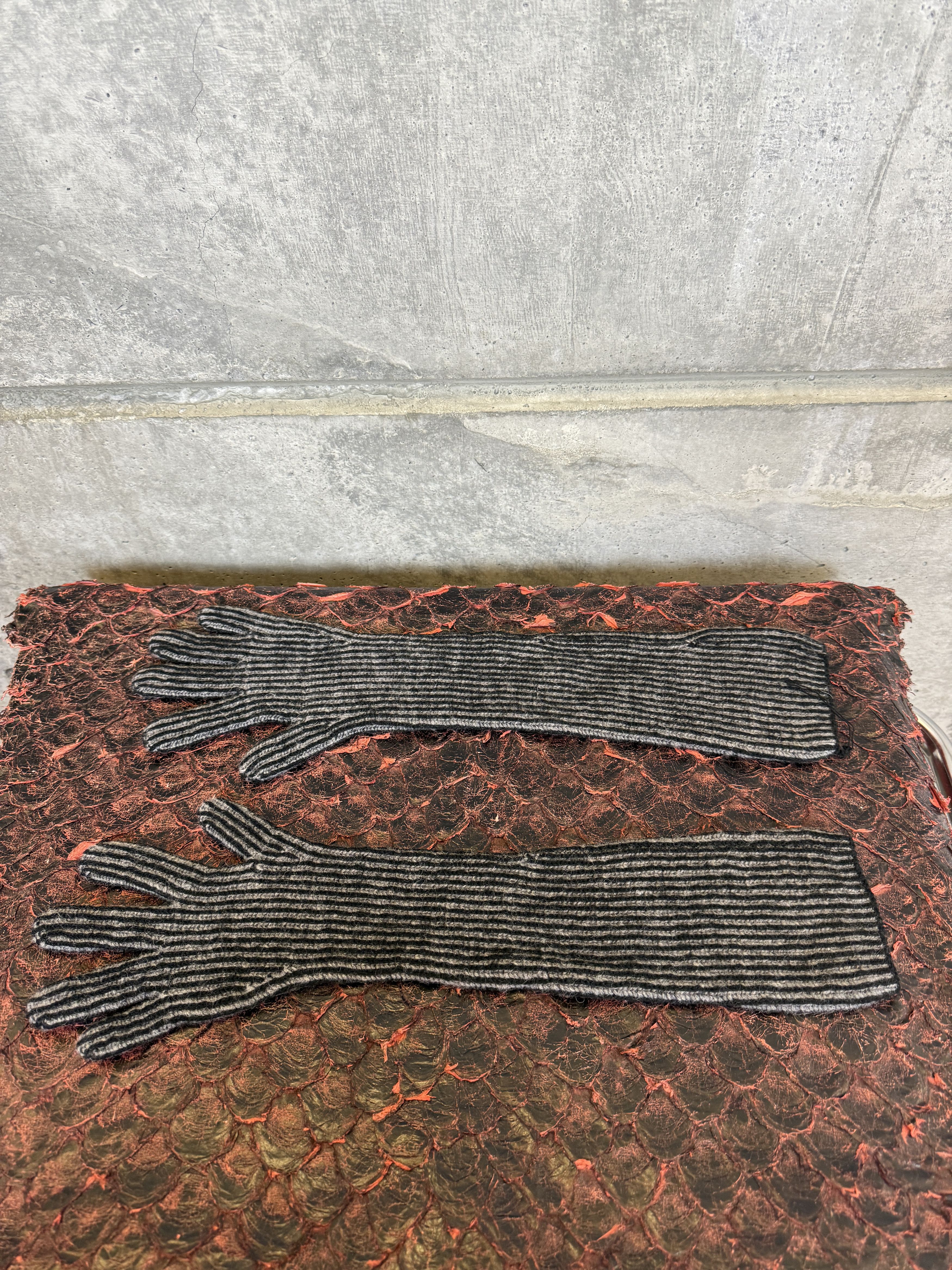 Acne Studios Acne Studios Ribbed Knit Wool Gloves Size ONE SIZE - 6 Thumbnail