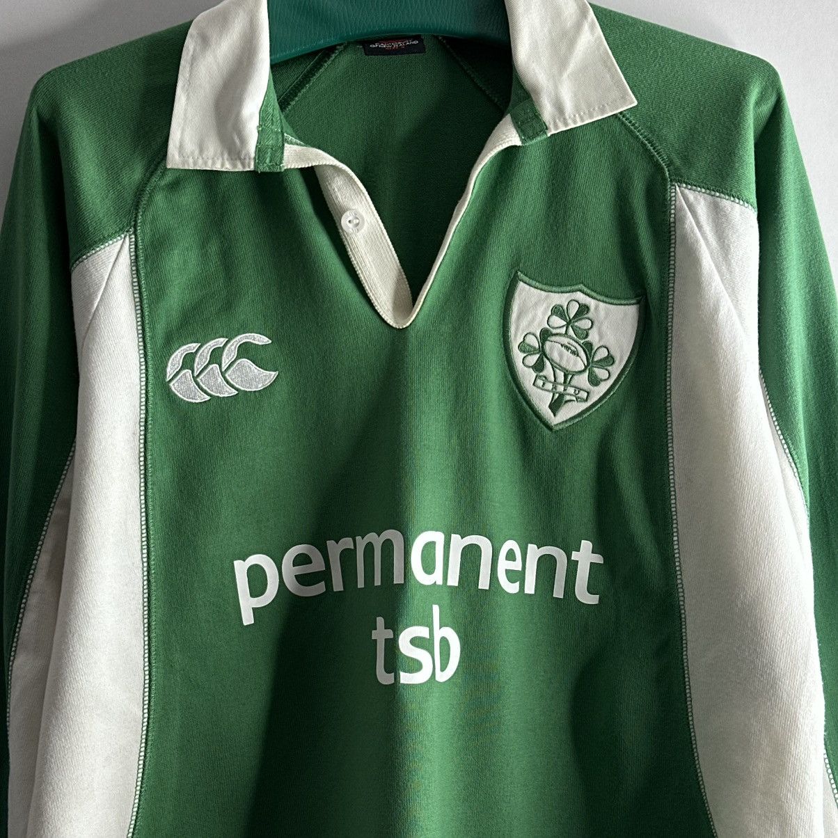 Canterbury of New Zealand IRELAND IRISH RUGBY 2005 2006 HOME JERSEY CANTERBURY Size US S / EU 44-46 / 1 - 2 Thumbnail