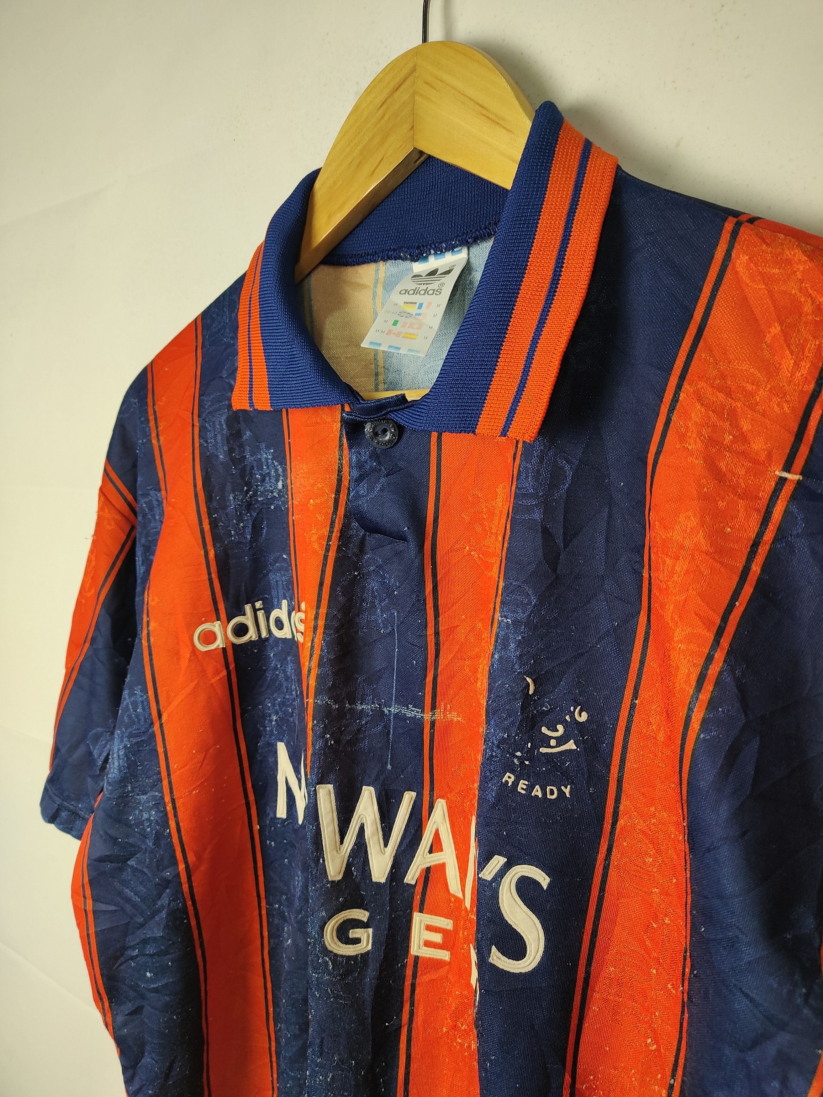 Vintage Vintage Distressed 1993/1994 Glasgow Rangers Football Club Size US M / EU 48-50 / 2 - 9 Thumbnail