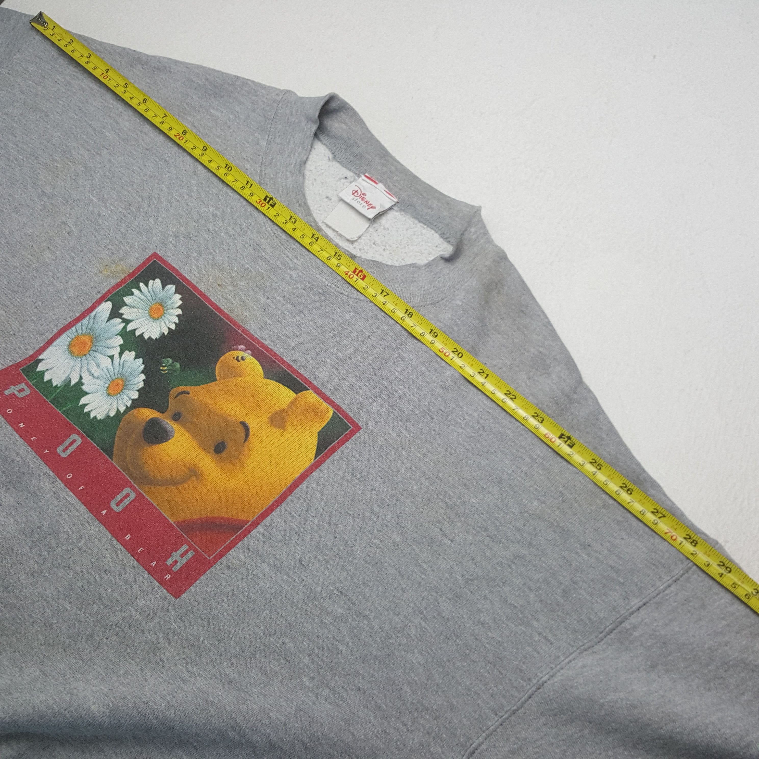 Disney Vintage Pooh Honey Of A Bear Sweatshirt Size US XXL / EU 58 / 5 - 6 Thumbnail