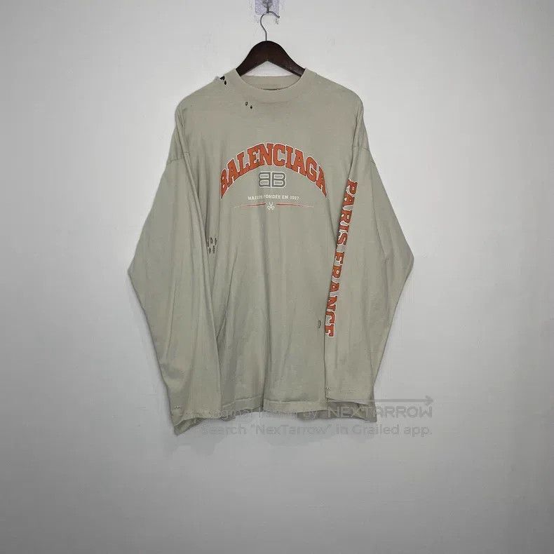 Balenciaga Double B Cracked Arc Logo Long Sleeve T-Shirt