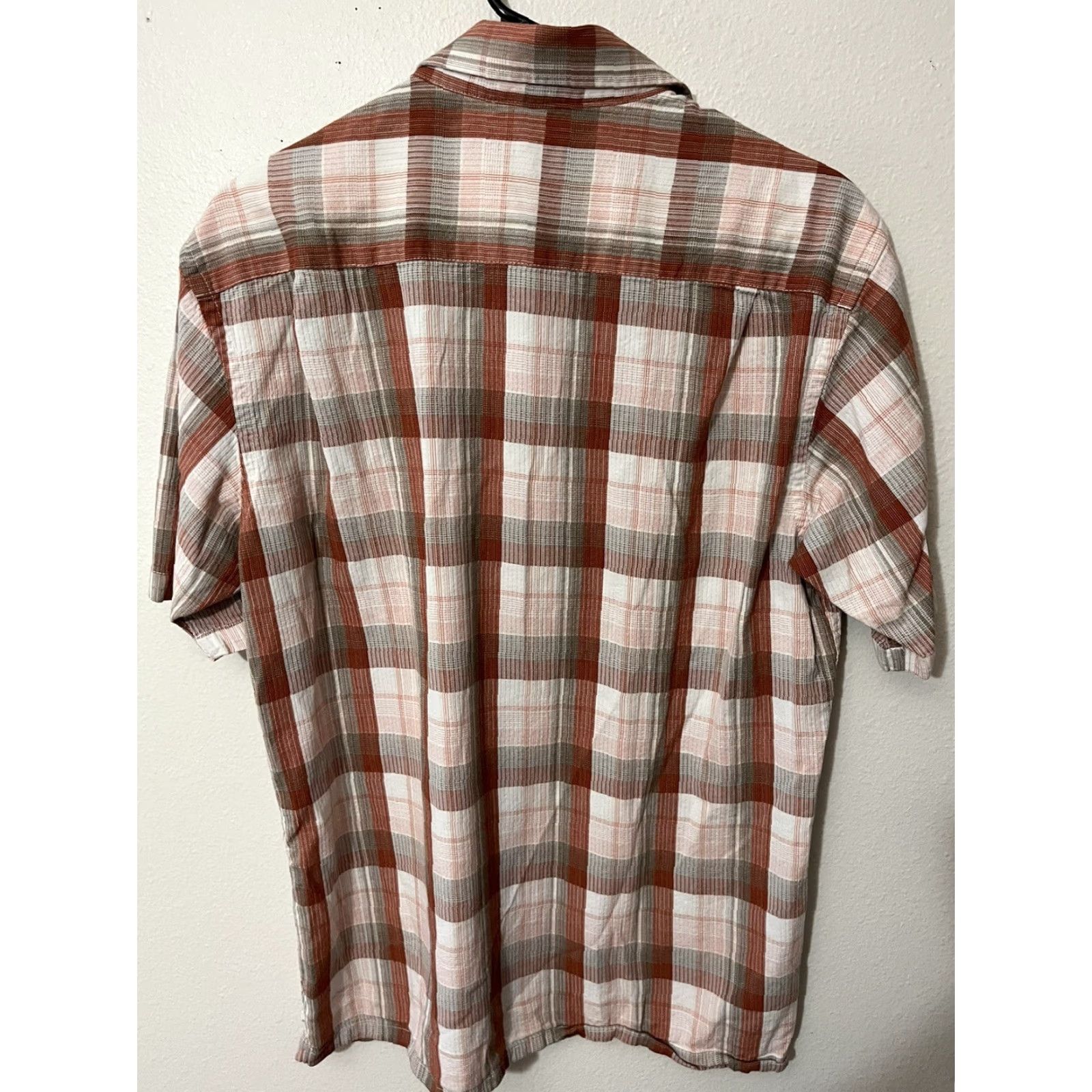 Van Heusen Van Heusen Short Sleeve Shirt Button-Up 60% Cotton 40% Rayon Size M Orange Plaid Classic Mens Regular Collared 15-15.5 Vintage No Iron Button Down Size US M / EU 48-50 / 2 - 2 Thumbnail