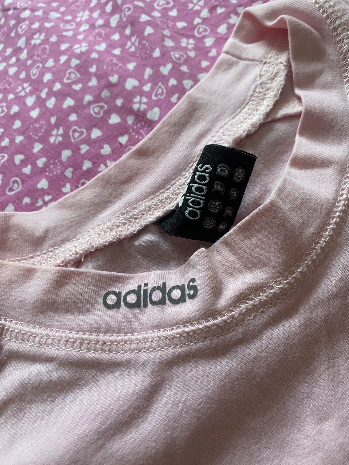 Adidas Adidas long sleeve sports shirt/ logo shines in dark Size US S / EU 44-46 / 1 - 2 Thumbnail