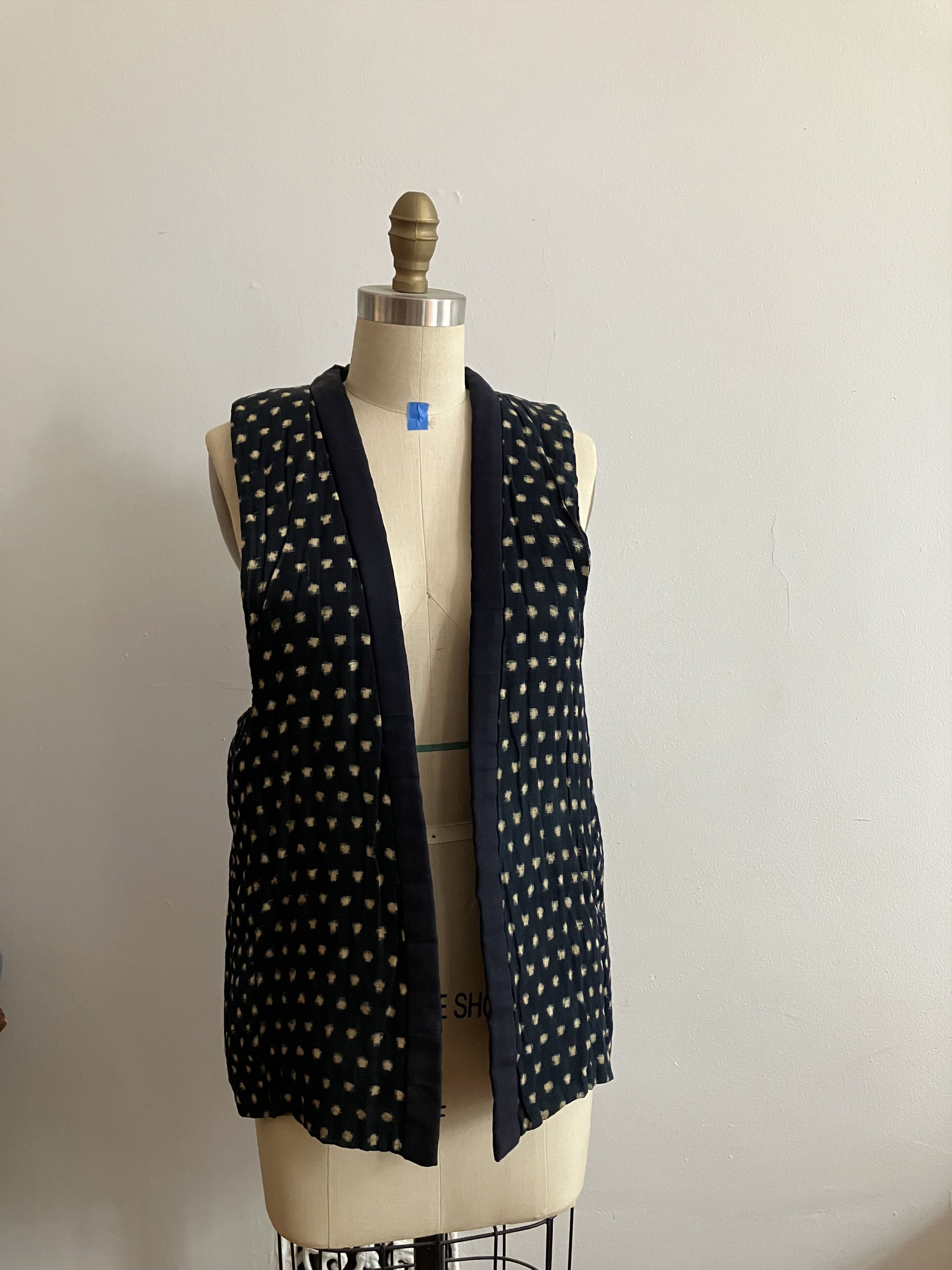 Vintage Vintage Japanese Workwear Vest - Ikat Indigo Size US M / EU 48-50 / 2 - 1 Thumbnail