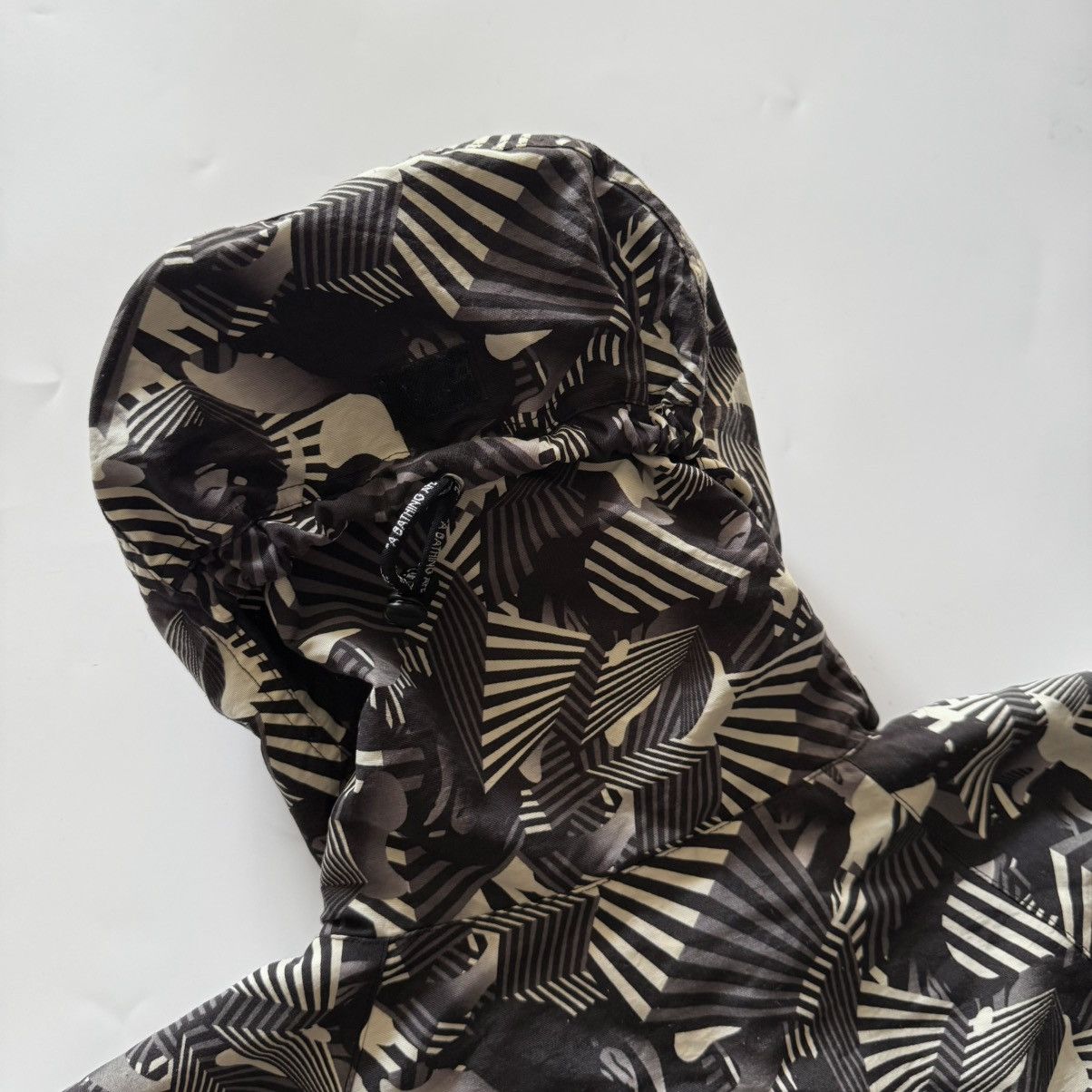 Bape BAPE Dazzle Camo Snowboard Jacket Rare Monochromatic Pattern Size US M / EU 48-50 / 2 - 15 Thumbnail