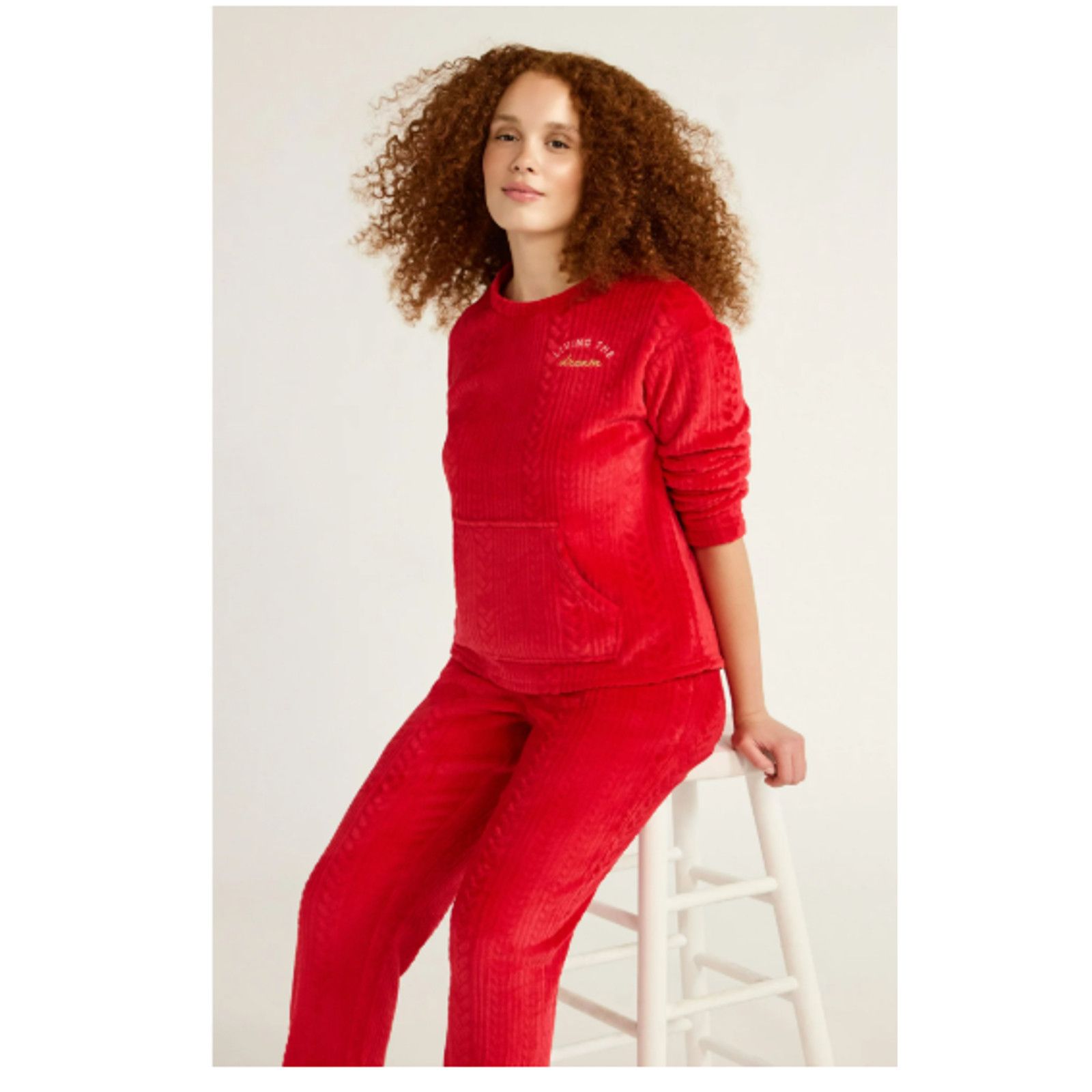 The Unbranded Brand RED Women’s Crew Neck Plush Pajama Set SIZE LARGE Size ONE SIZE - 1 Thumbnail