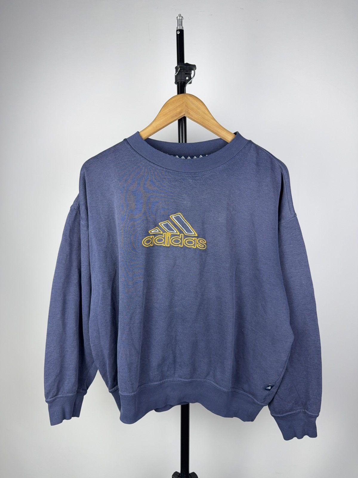 Adidas Vintage Y2K 00s Faded adidas Trefoil Sweatshirt Logo Size US S / EU 44-46 / 1 - 1 Thumbnail