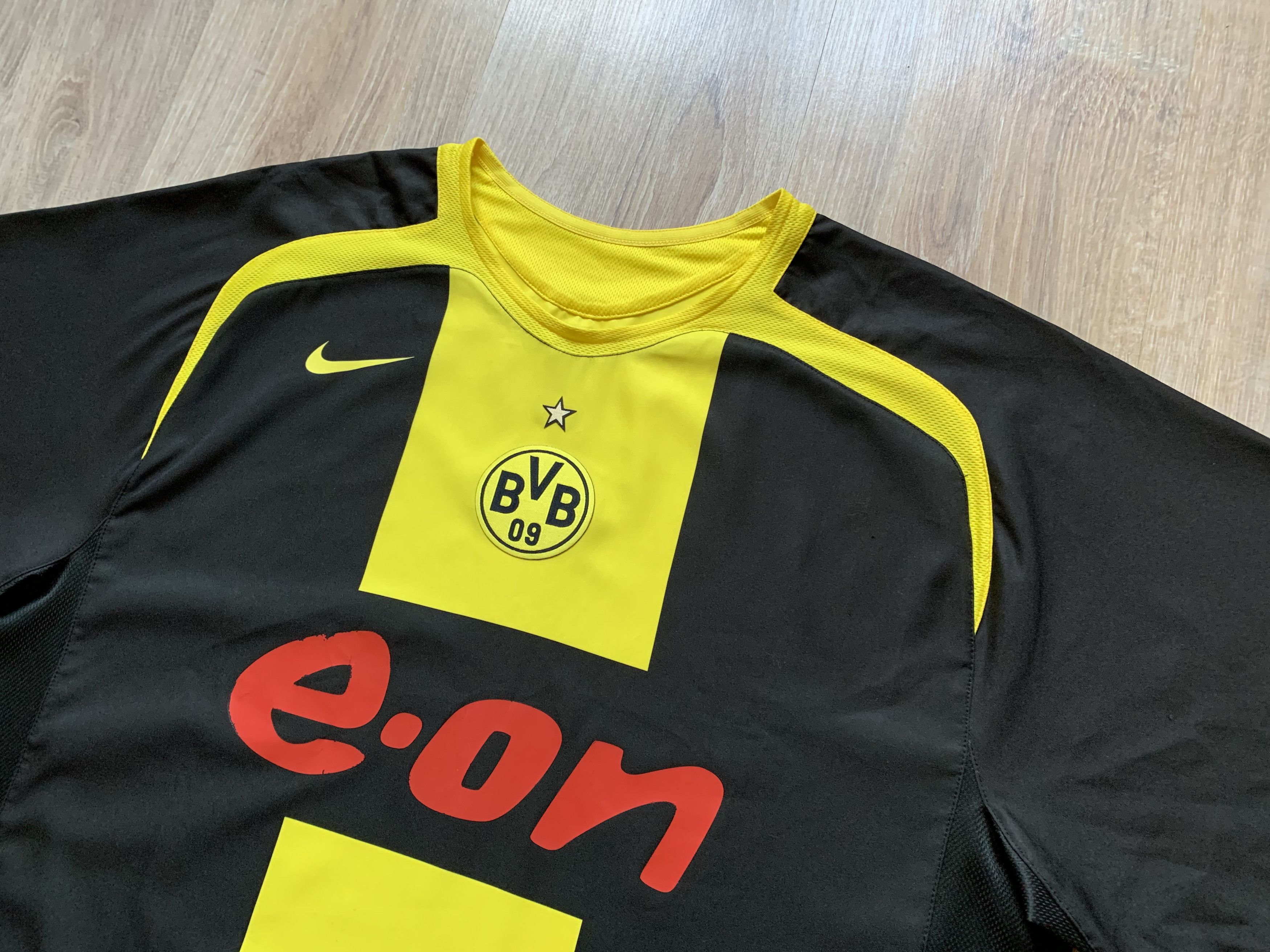 Nike Vintage Nike Borussia Dortmund Away Shirt 2005-2006 Size US L / EU 52-54 / 3 - 5 Thumbnail