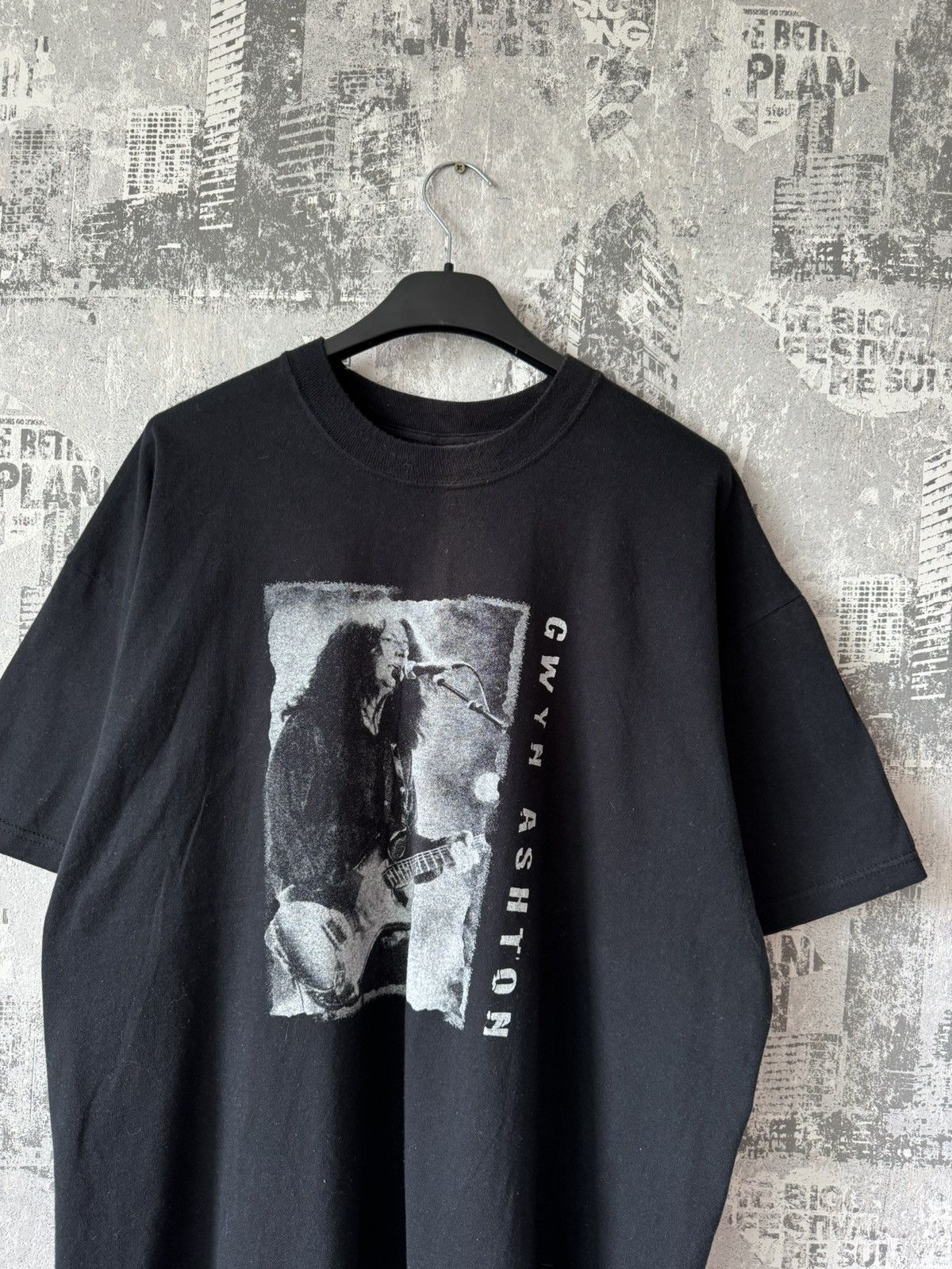 Vintage Vintage Rock Band T-Shirt Size US XL / EU 56 / 4 - 3 Thumbnail