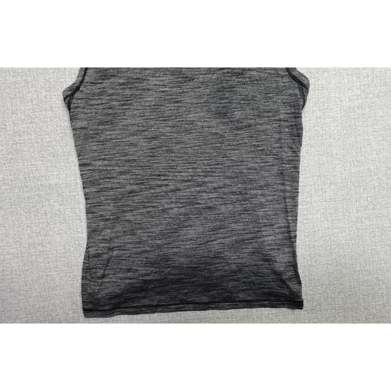 Lululemon Lululemon Built In Bra Tank Top Womens Size 4 Gray Racer Back Performance Yoga Tank (Adult) Womens Size S / US 4 / IT 40 - 3 Thumbnail