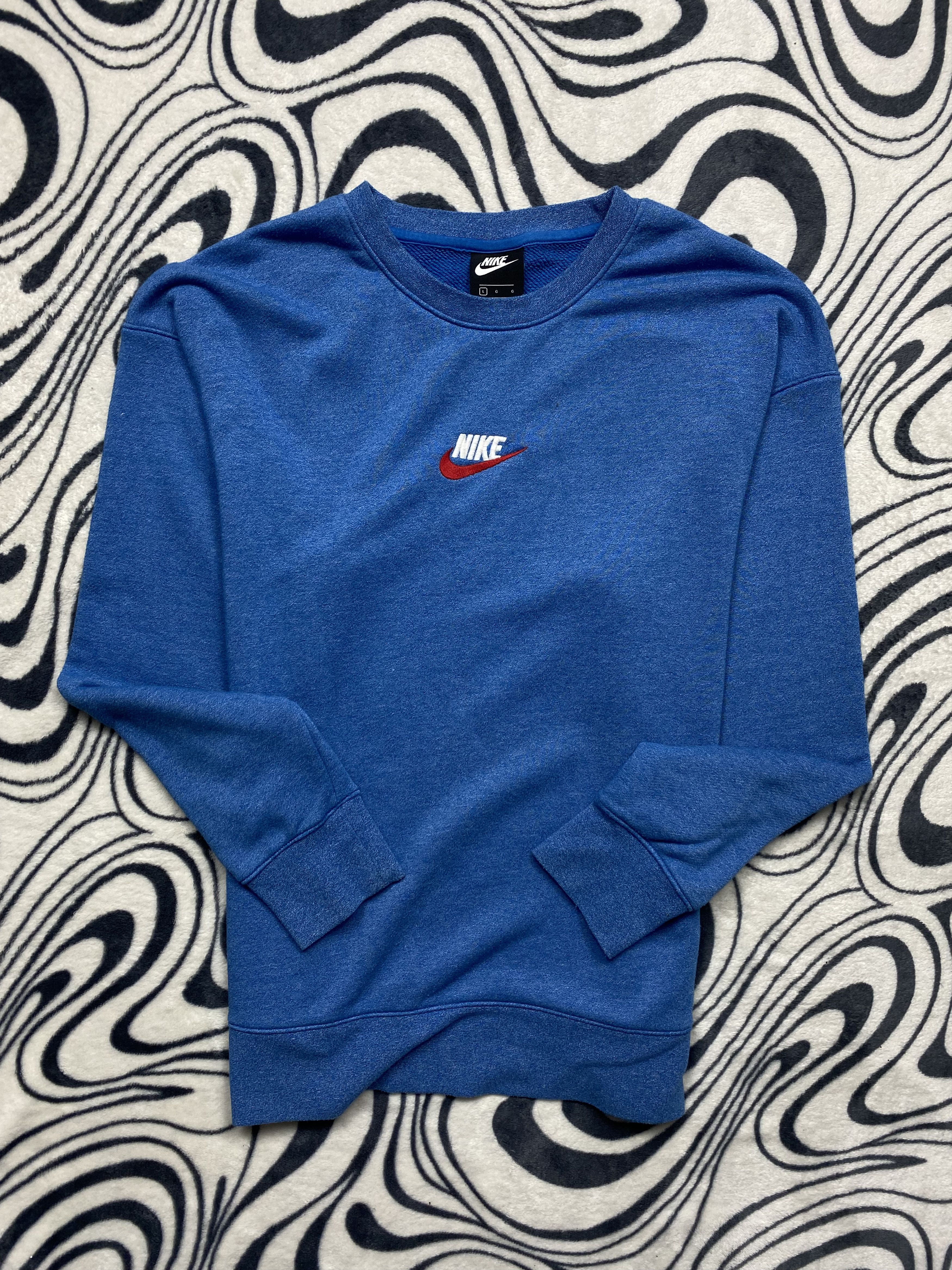 Nike × Vintage Nike Vintage Center Logo Swoosh Sweatshirt Y2K Size US L / EU 52-54 / 3 - 1 Thumbnail