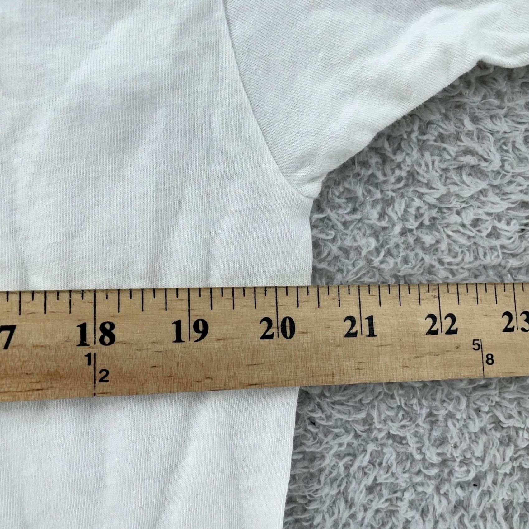Vintage VINTAGE Generic T-Shirt White Cotton Crew Neck Short Sleeve M/L Size M White Crewneck 80s 90s Mens Size US M / EU 48-50 / 2 - 7 Thumbnail