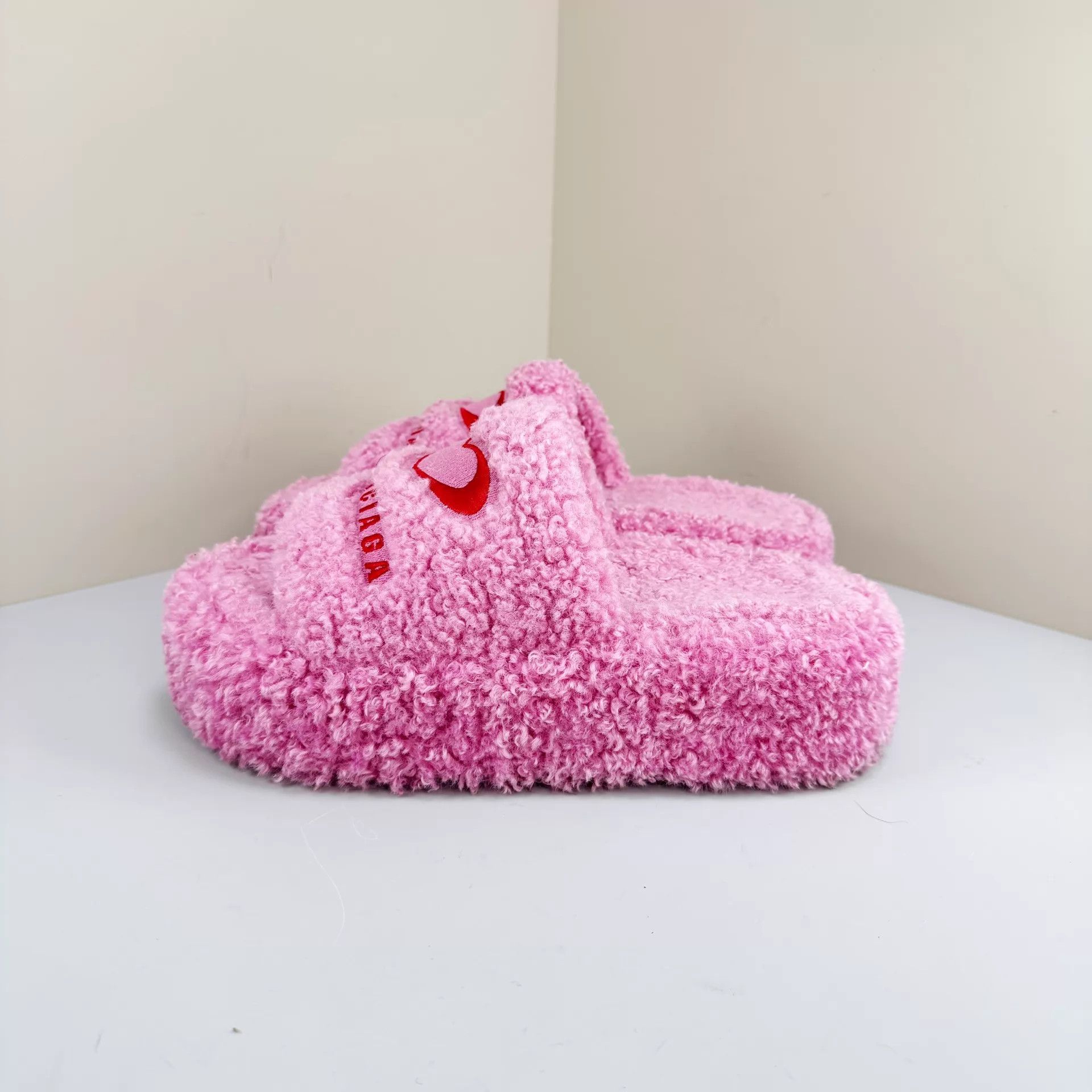 Balenciaga Balenciaga 25ss Qixi Heart Slippers 38 99New Size US 7.5 / IT 37.5 - 2 Thumbnail