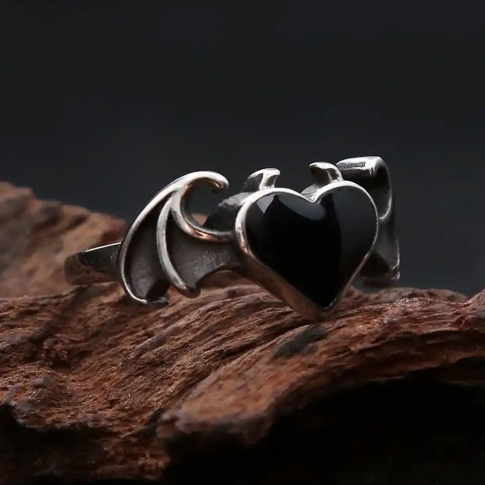 Jewelry × Vintage Vintage Angel Demon Wings Black Heart Ring Size ONE SIZE - 4 Thumbnail