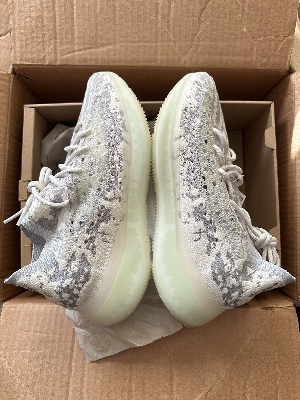 Adidas × Kanye West Yeezy Boost 380 Alien Size US 11 / EU 44 - 5 Thumbnail