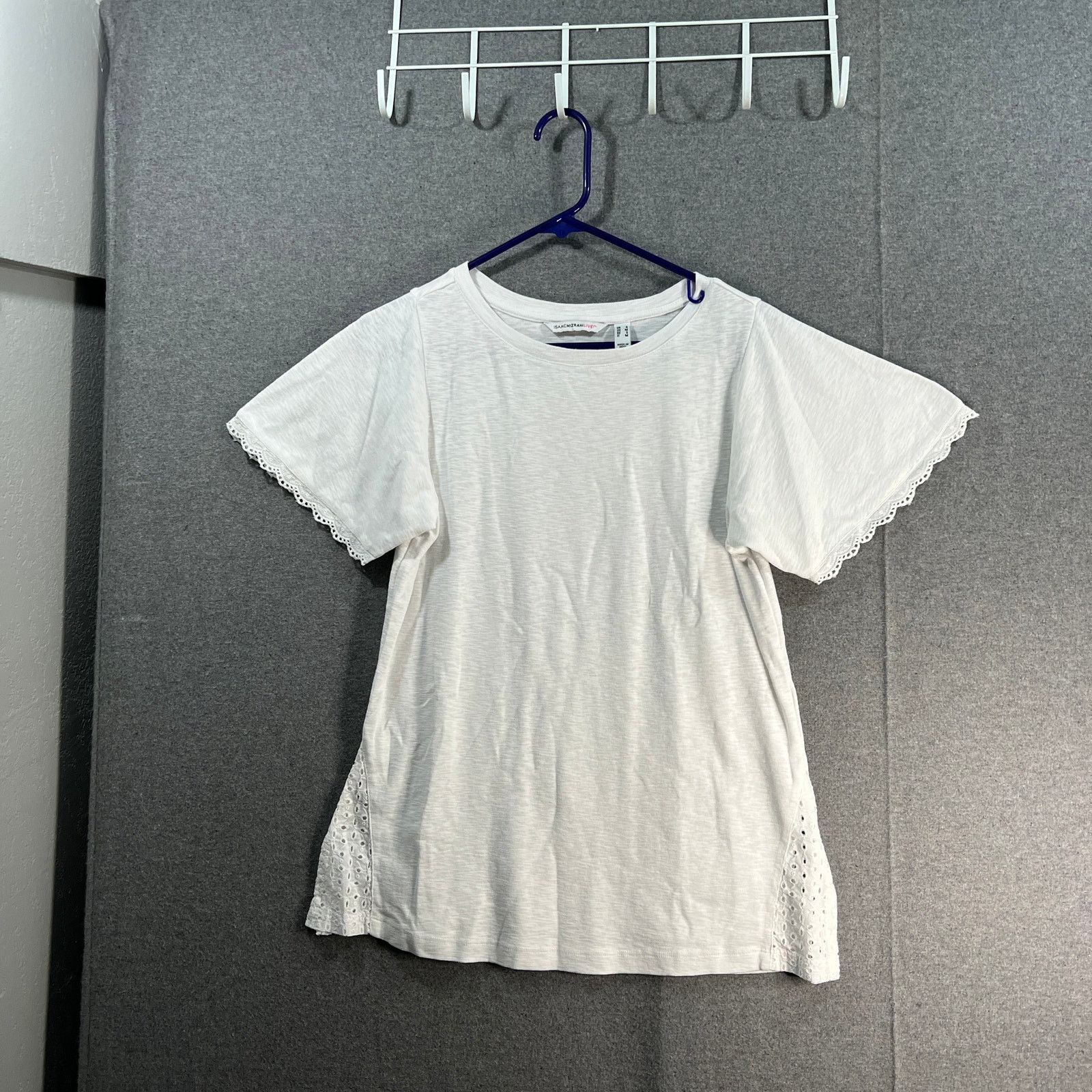 Isaac Mizrahi Isaac Mizrahi Live! Slub Jersey Top with Eyelet Insets Size S / US 4 / IT 40 - 1 Thumbnail
