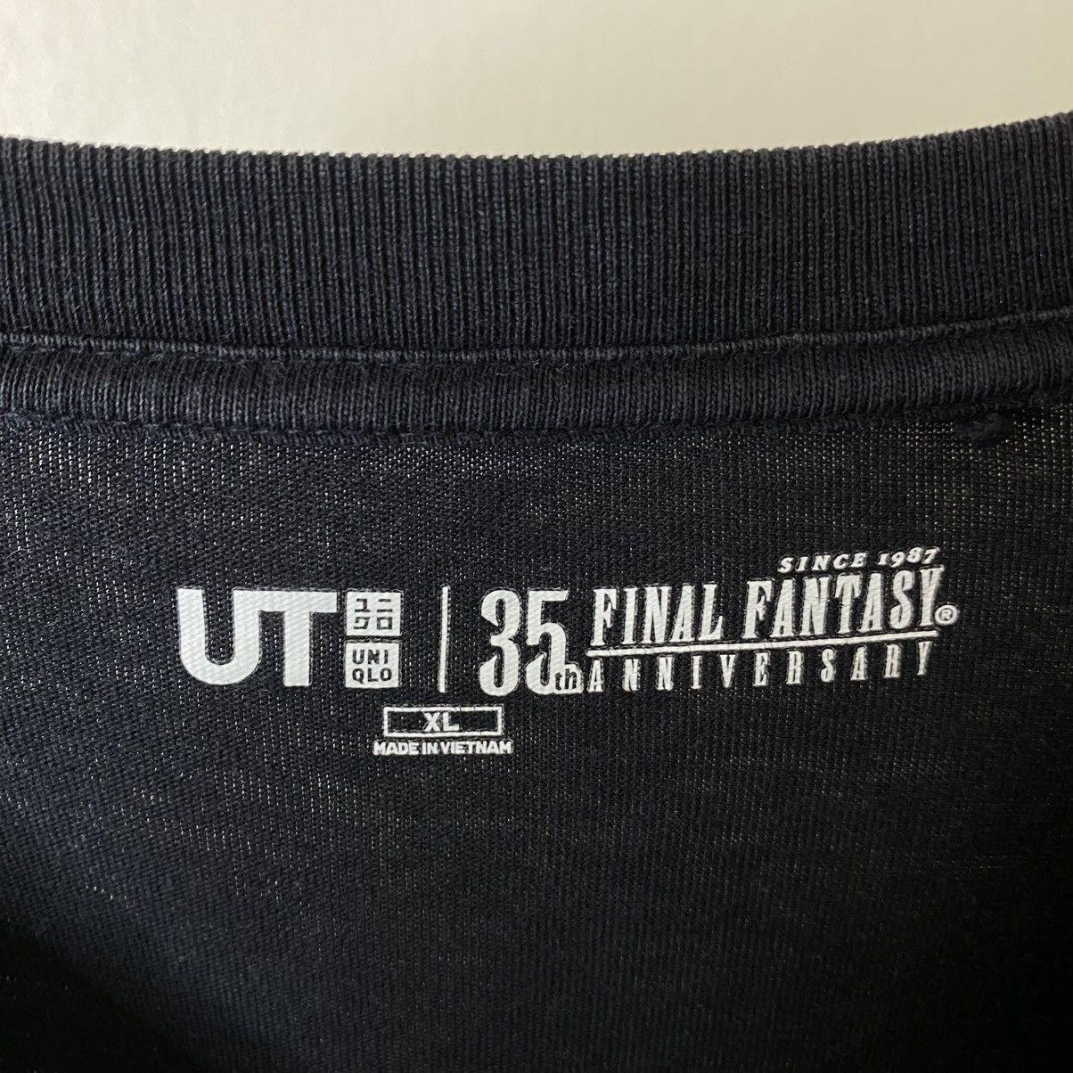 Uniqlo Final Fantasy VII Video Games 35th Anniversary Collaboration Size US L / EU 52-54 / 3 - 4 Thumbnail