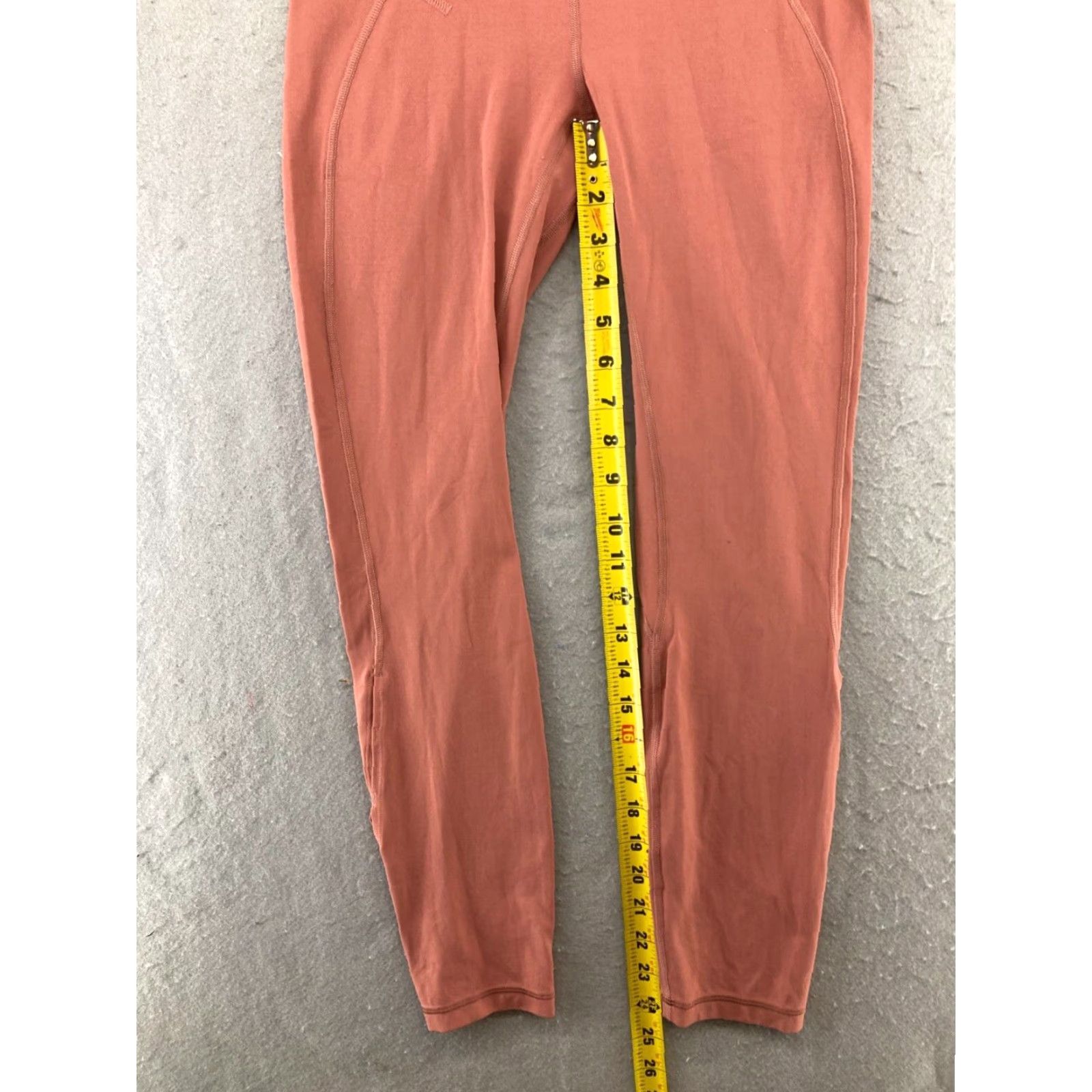 Lululemon Lululemon Womens Yoga Pants 4 Peach Athletic Cropped Pants Athletic Women Size 4 Peach Yoga Athleisure Size 27" / US 4 / IT 40 - 5 Thumbnail
