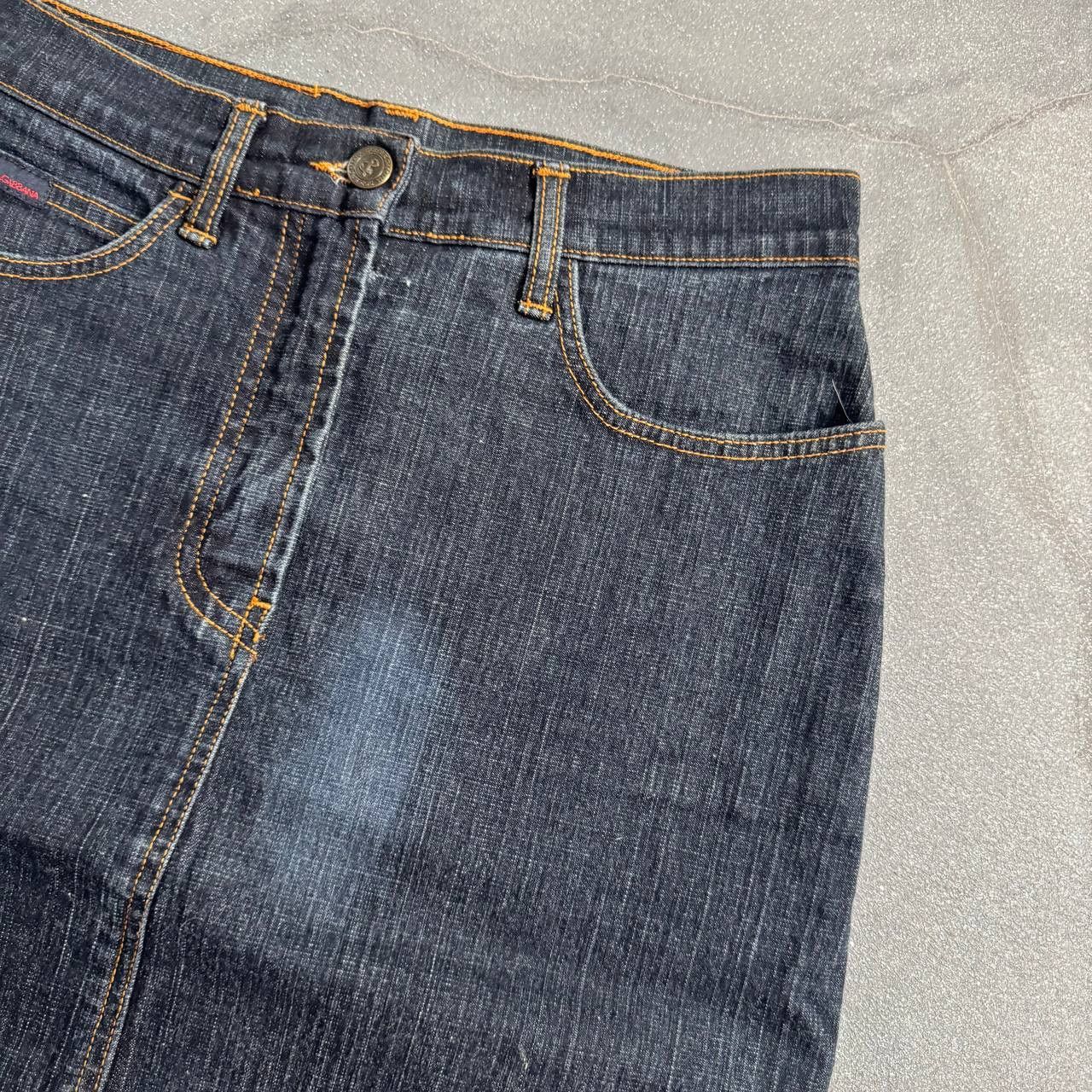 Dolce & Gabbana × Vintage Dolce & Gabbana Vintage Washed Denim Midi Skirt Size 26" / US 2 / IT 38 - 9 Thumbnail