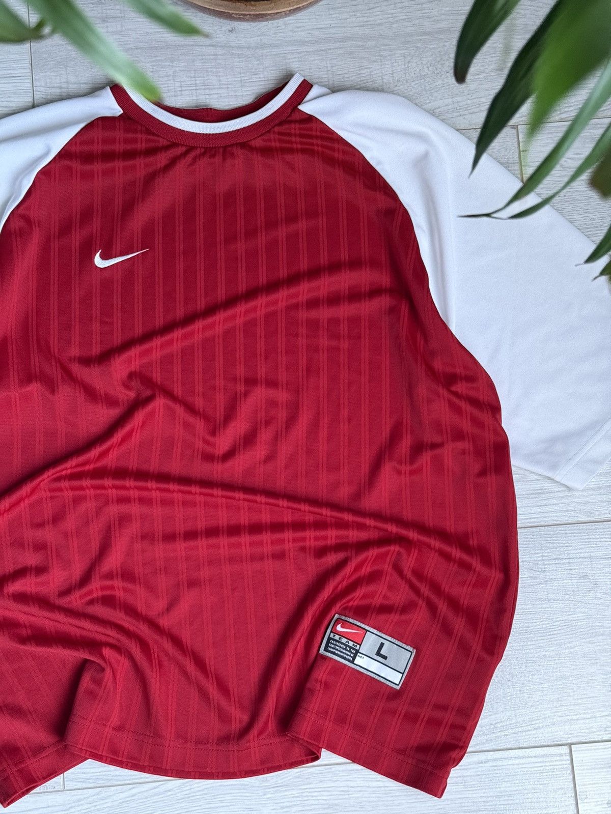 Nike × Vintage Vintage Nike Y2K Oversized T-Shirt soccer jersey 90’s Size US L / EU 52-54 / 3 - 1 Thumbnail