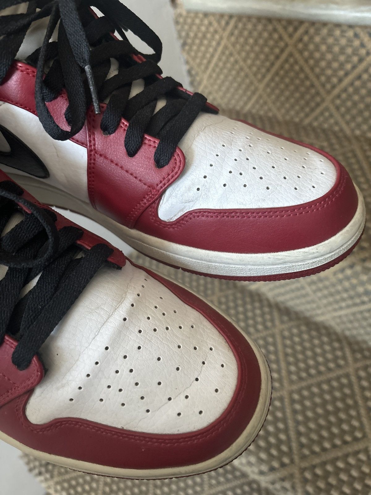 Nike 2020 Chicago Air Jordan 1s Size US 10.5 / EU 43-44 - 4 Thumbnail