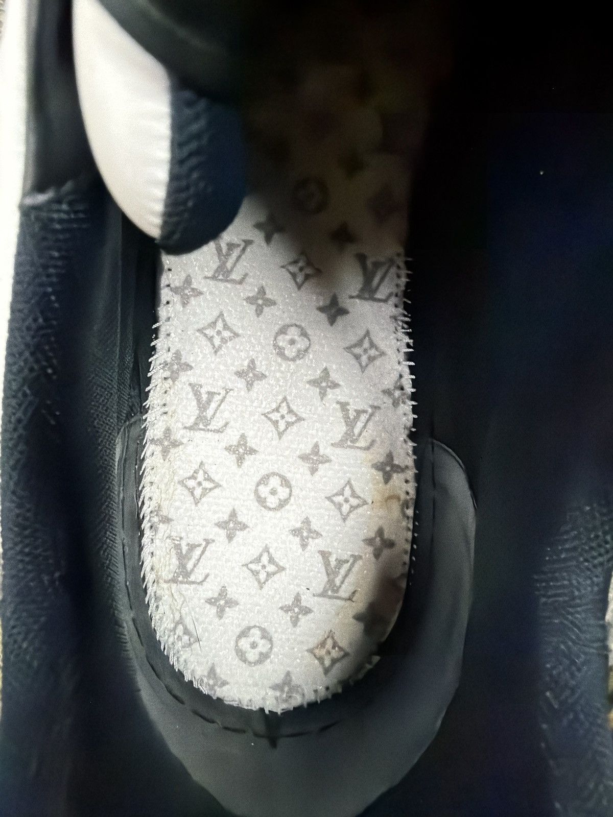 Louis Vuitton Louis Vuitton Trainer white black multicolor lace Size US 12 / EU 45 - 5 Thumbnail