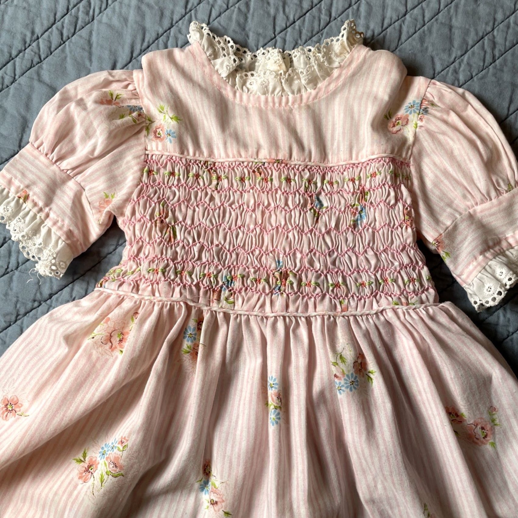 Annex VINTAGE Princess Anne Shirt? Dress Girls 4T Pink 1970s Hand Smocked Light Floral Size ONE SIZE - 4 Thumbnail