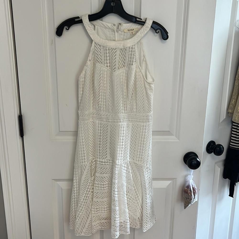 Designer Heavenly Geometry Ivory Lace Halter Dress Size M / US 6-8 / IT 42-44 - 2 Thumbnail